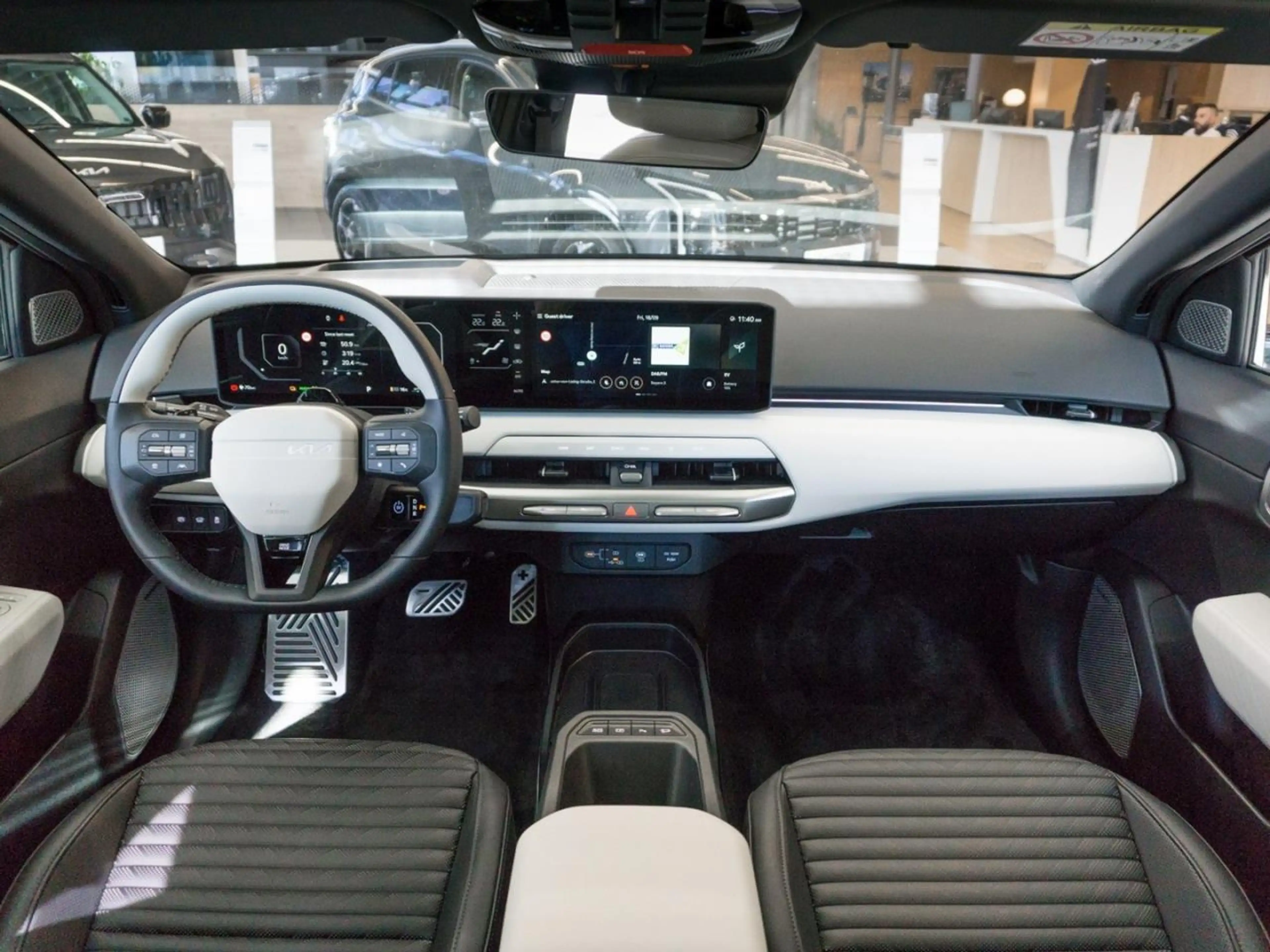 Kia EV4 81 kWh GT-Line HeadUp ACC Harman/Kardon 360° — photo 12