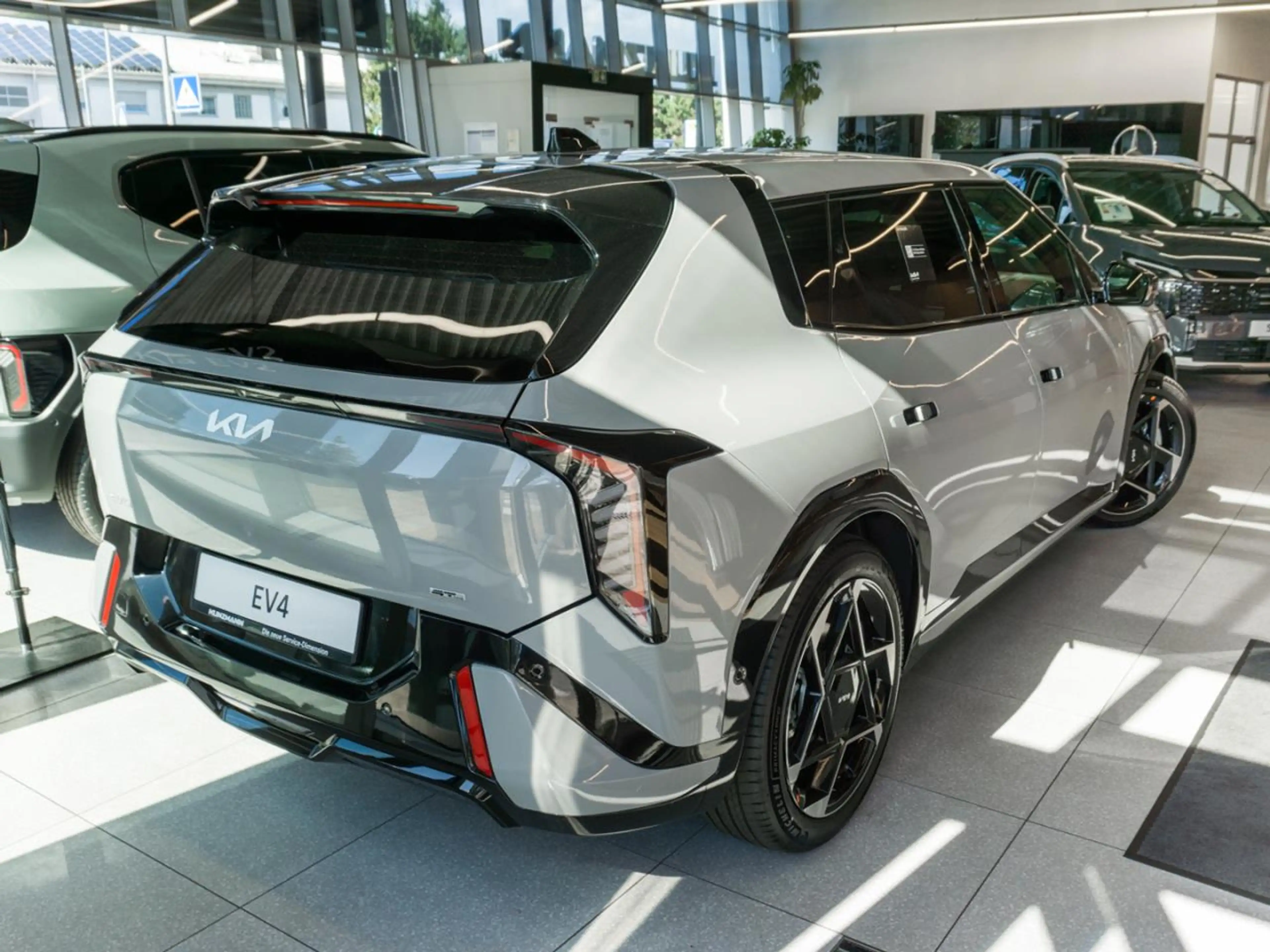 Kia EV4 81 kWh GT-Line HeadUp ACC Harman/Kardon 360° — photo 3