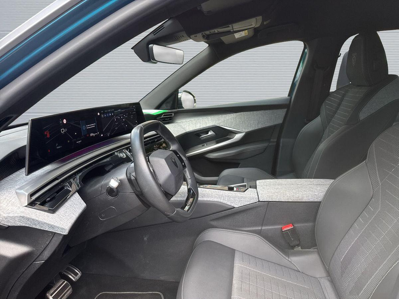 Peugeot 5008 GT Hybrid 145 e-DCS6 7-Si+Navi+Lenk/SHZ+R-Kam+ — photo 11