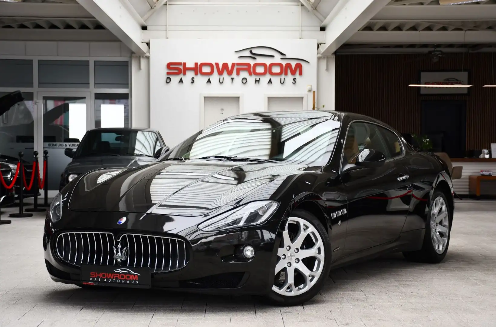 Maserati GranTurismo 4.2 V8 Aut. Alcantara Dachhimmel Schwarz - 2