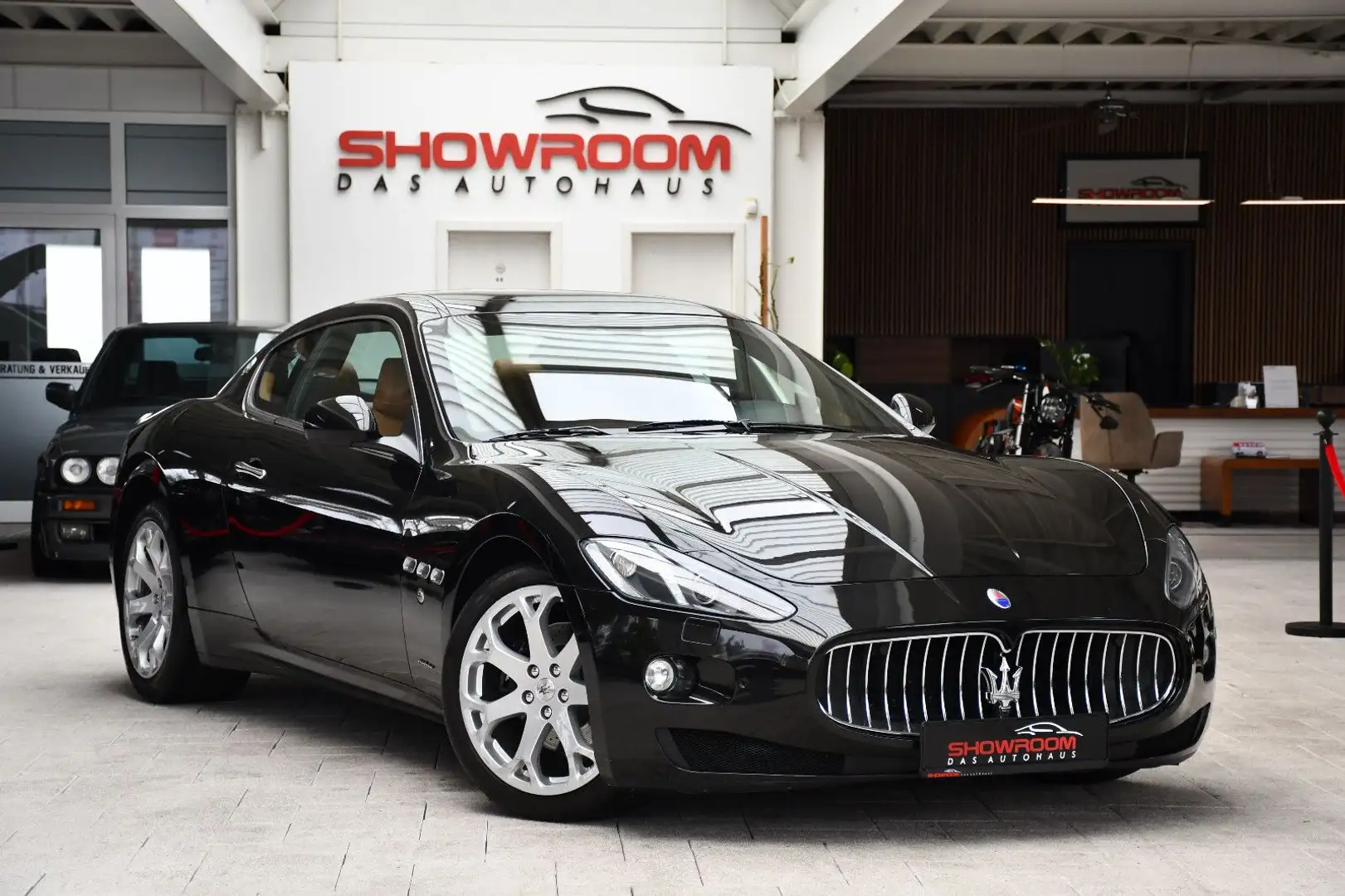 Maserati GranTurismo 4.2 V8 Aut. Alcantara Dachhimmel Schwarz - 1