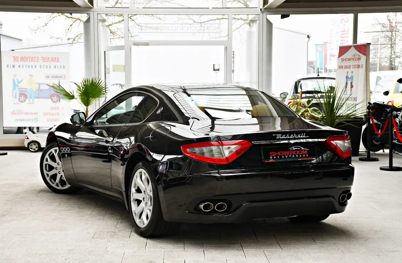 Maserati GranTurismo 4.2 V8 Aut. Alcantara Dachhimmel Schwarz - 2