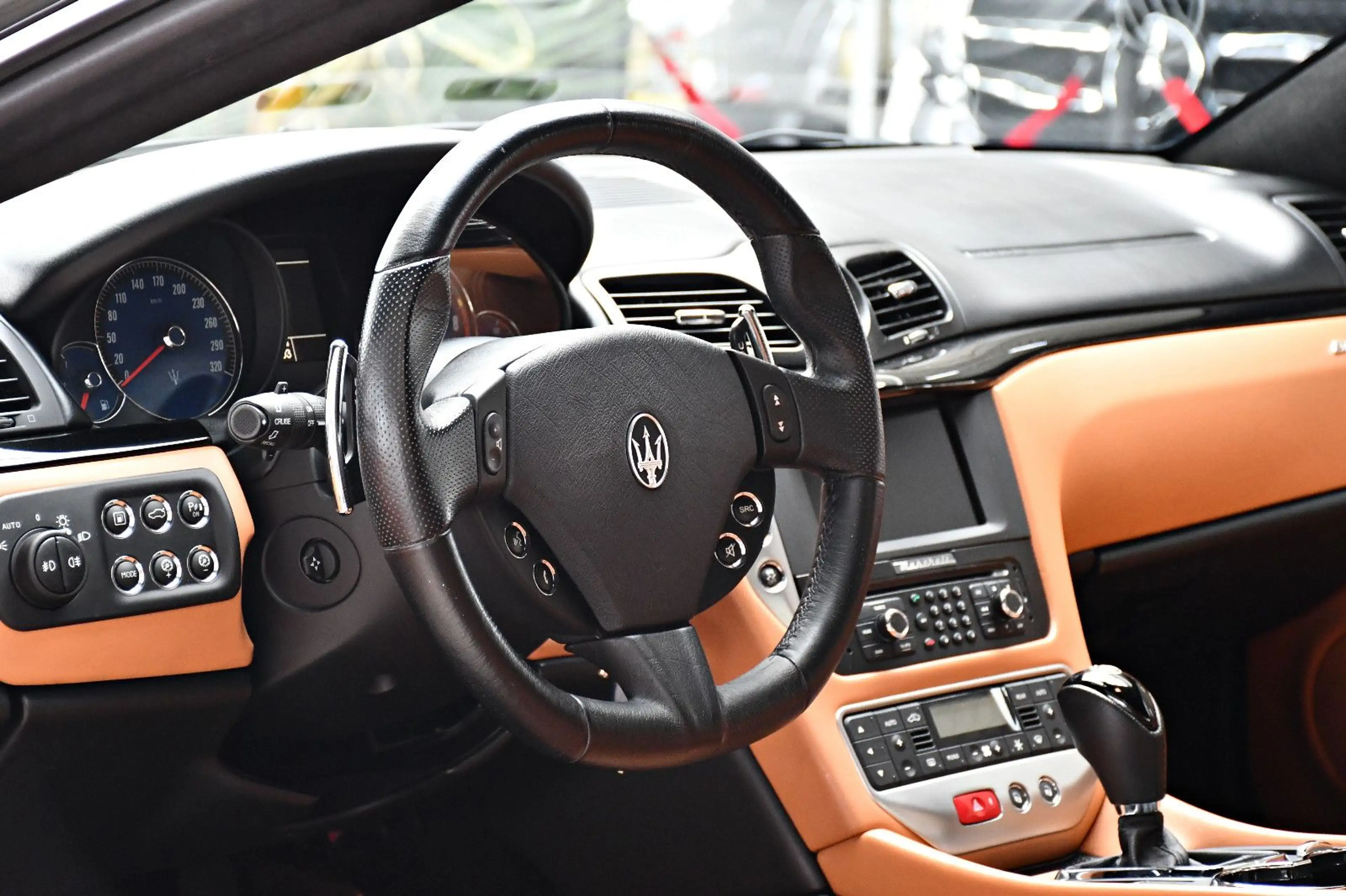 Maserati GranTurismo 4.2 V8 Aut. Alcantara Dachhimmel — photo 12