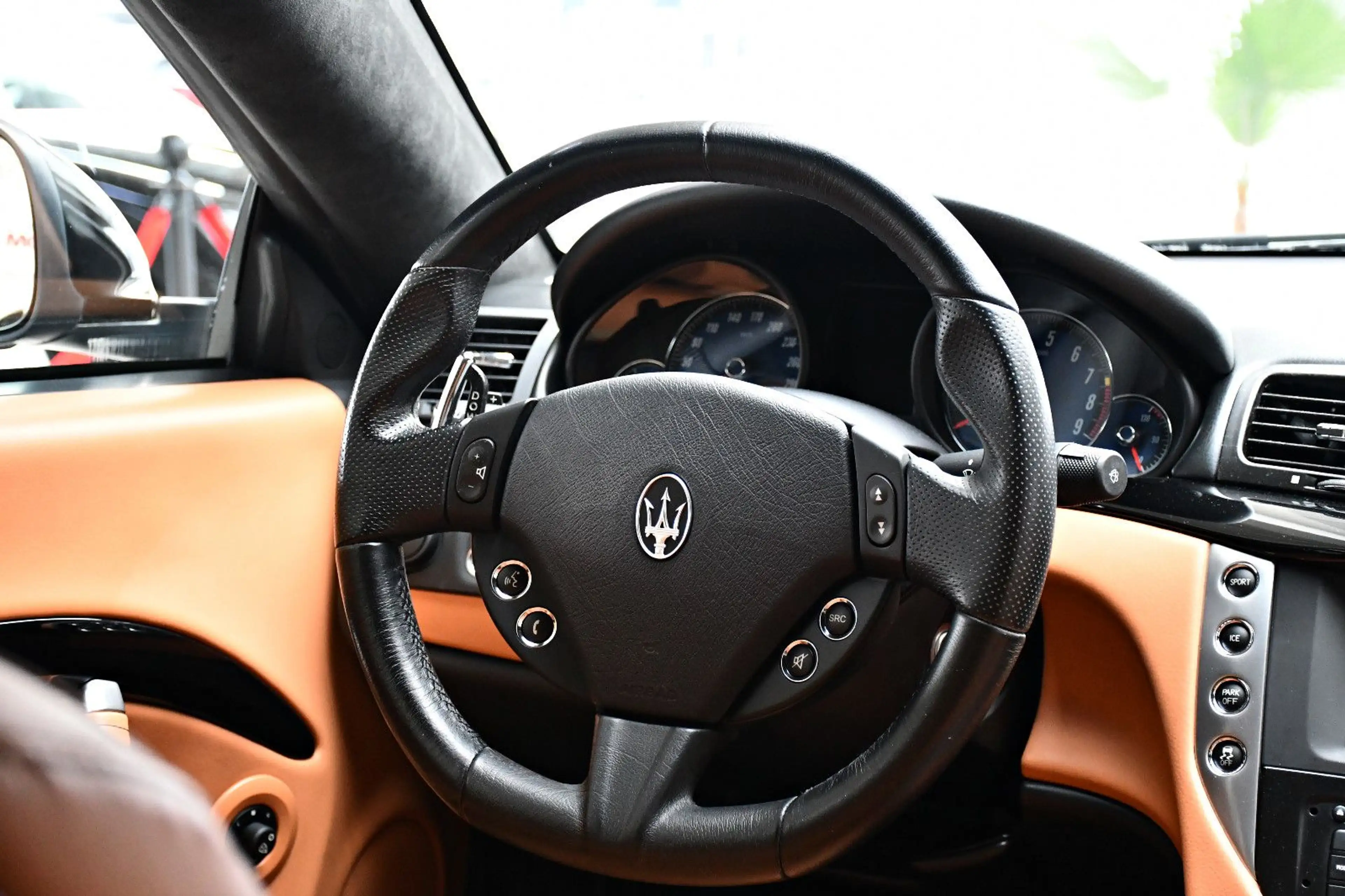 Maserati GranTurismo 4.2 V8 Aut. Alcantara Dachhimmel — photo 14