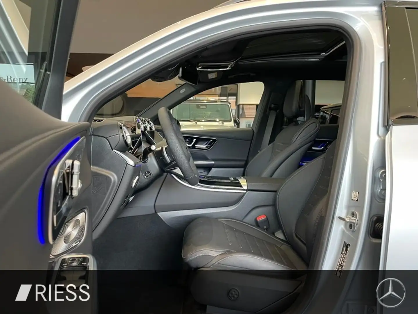 Mercedes-Benz GLC 450 d AMG+PANO+AIRMATIC+HA LENK+HUD+DISTR+ Silber - 2