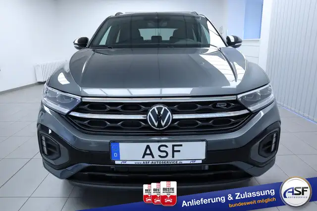Volkswagen T-Roc view 3