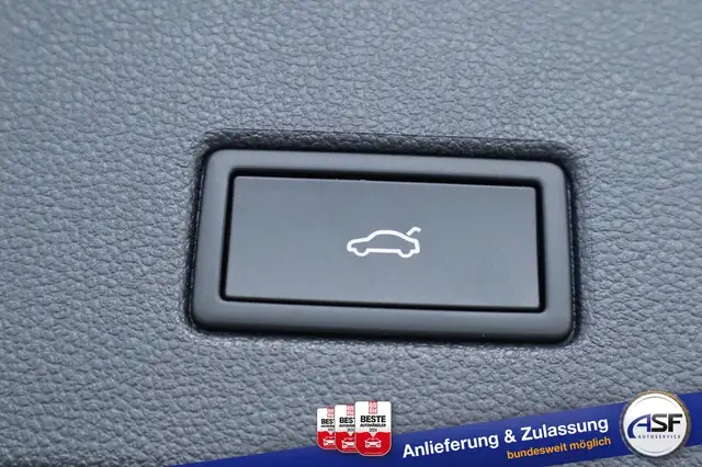 Volkswagen T-Roc view 11