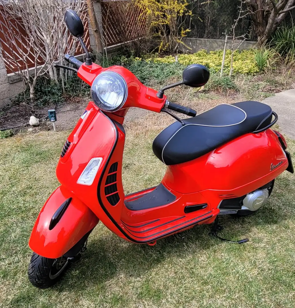 Vespa GTS Super 125 i.e. Super ABS Rot - 1