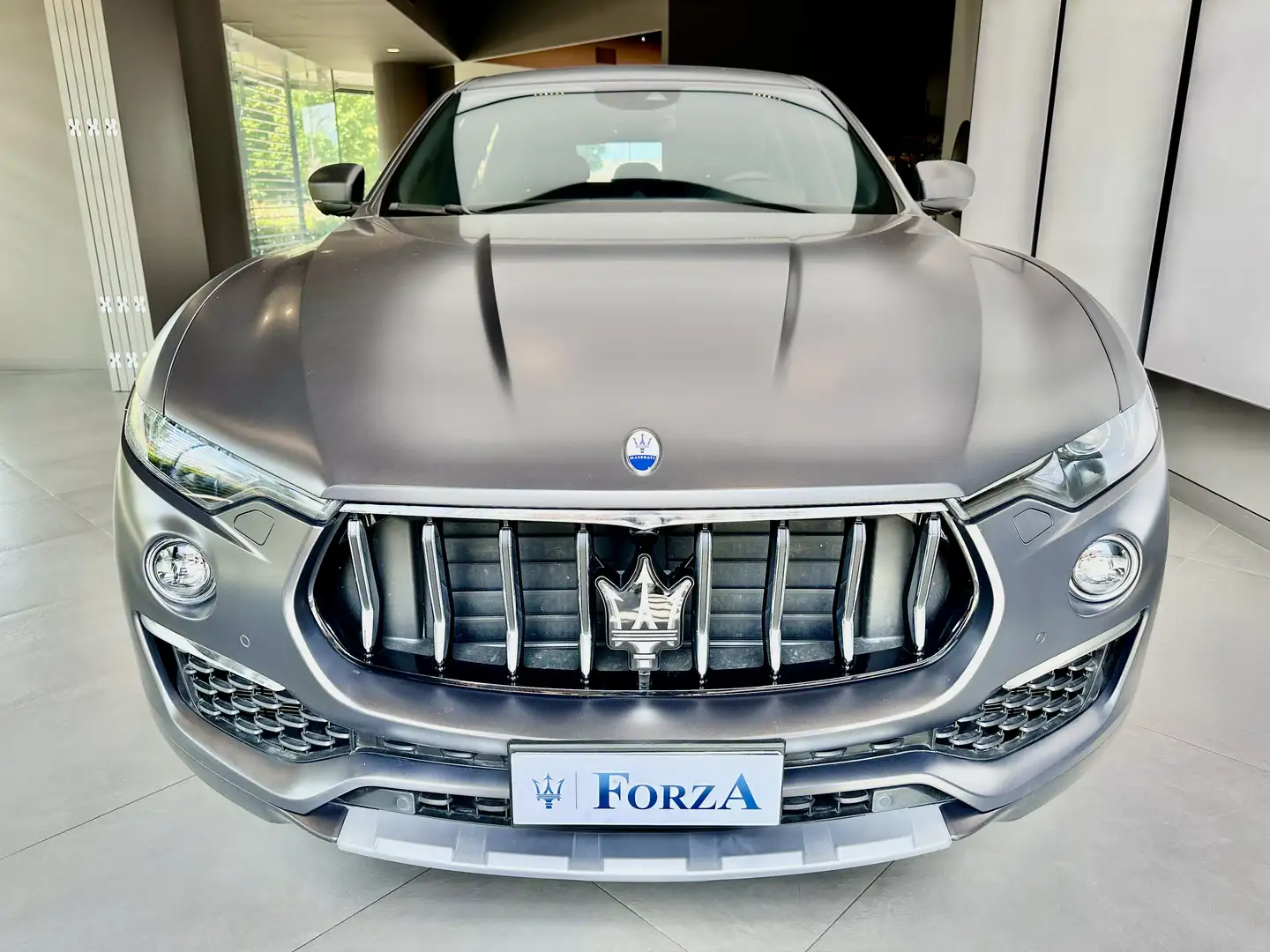 Maserati Levante 2.0 mhev GT 330cv auto, Grigio Vulcano Opaco Grigio - 2