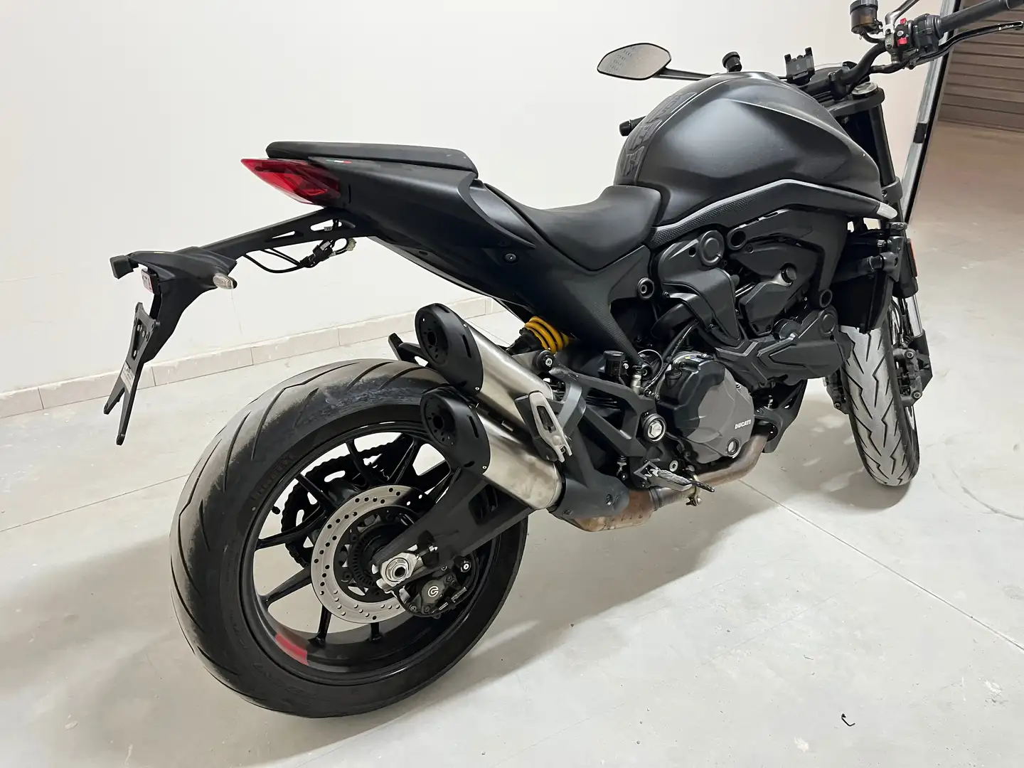 Ducati Monster 937 Schwarz - 2