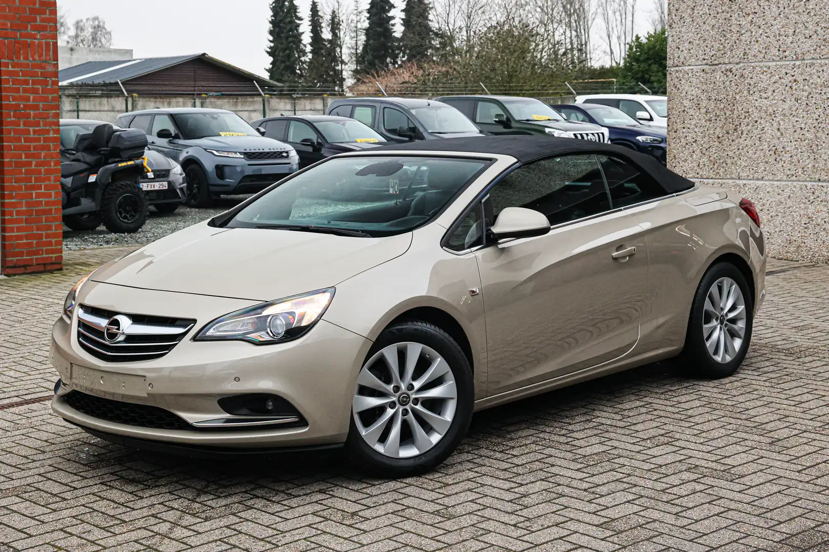 Opel Cascada AUTOMAAT*LEDER*TREKHAAK*ZETELVERWARMING*NAVIGATIE* Beige - 1