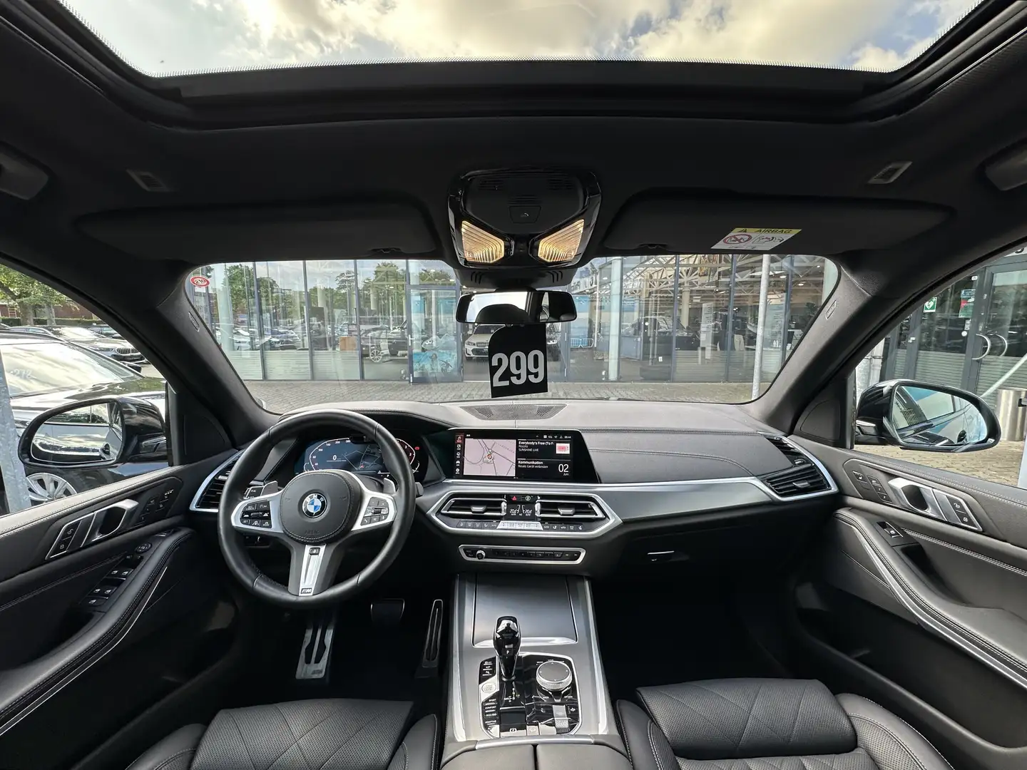 BMW X5 xDrive30d M Sport 2-Achs-Luft StHzg 7-Sitzer Schwarz - 2