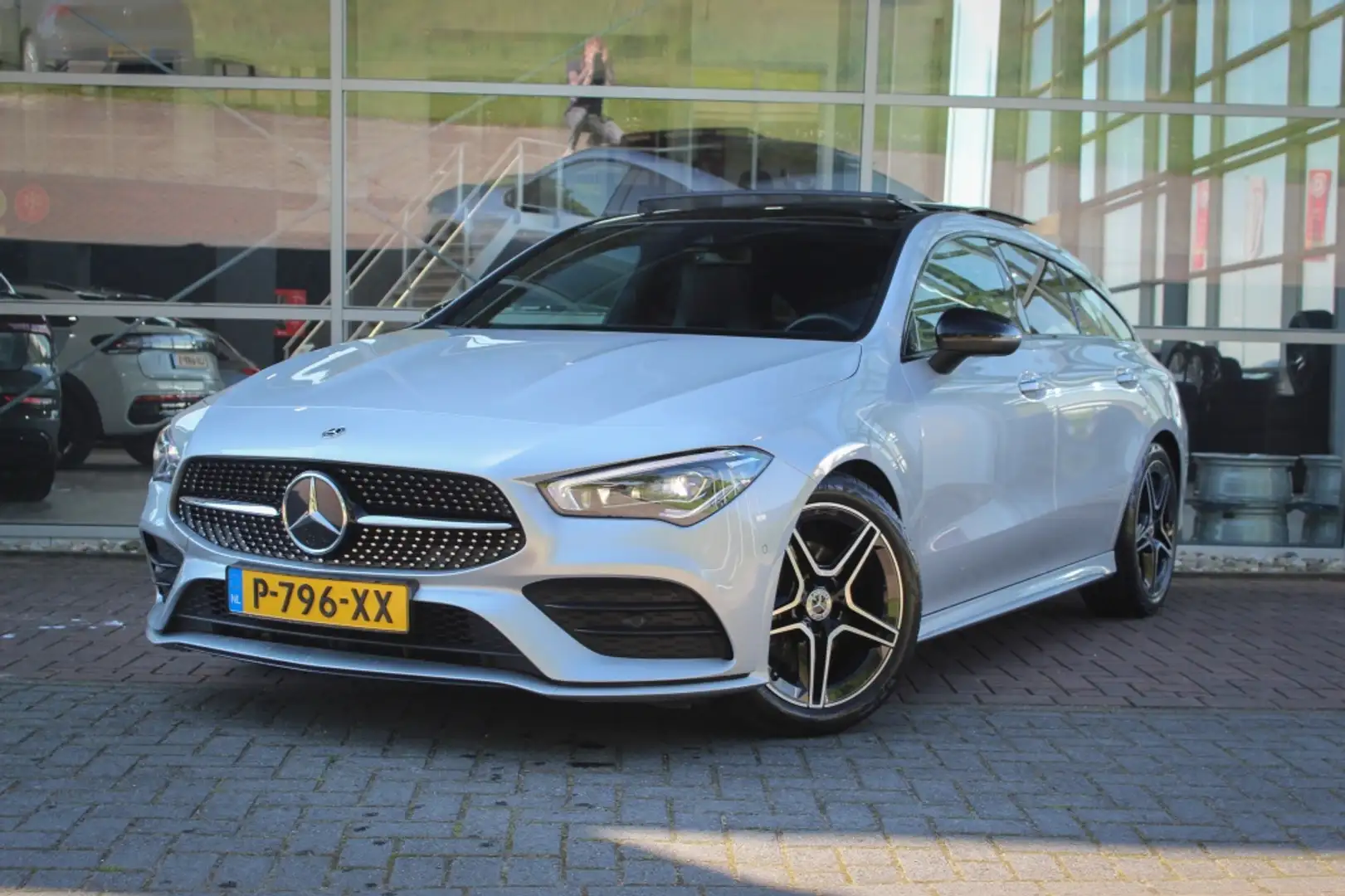 Mercedes-Benz CLA 180 Shooting Brake AMG | Pano | Sfeerverlichting | Grey - 1
