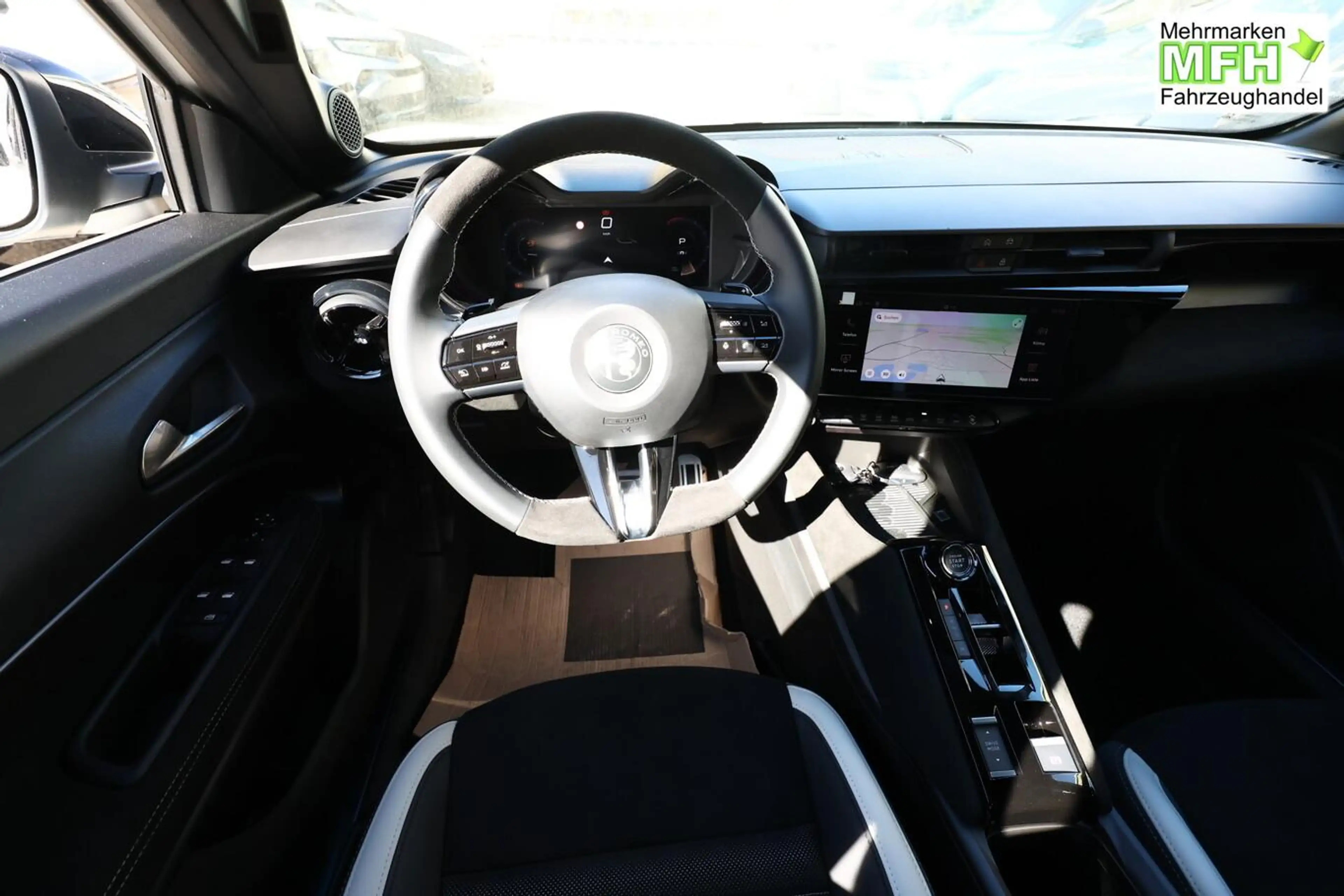 Alfa Romeo Junior SPORT SPECIALE Ibrida Q4 TechP 18"LM Navi 100 k... — photo 6