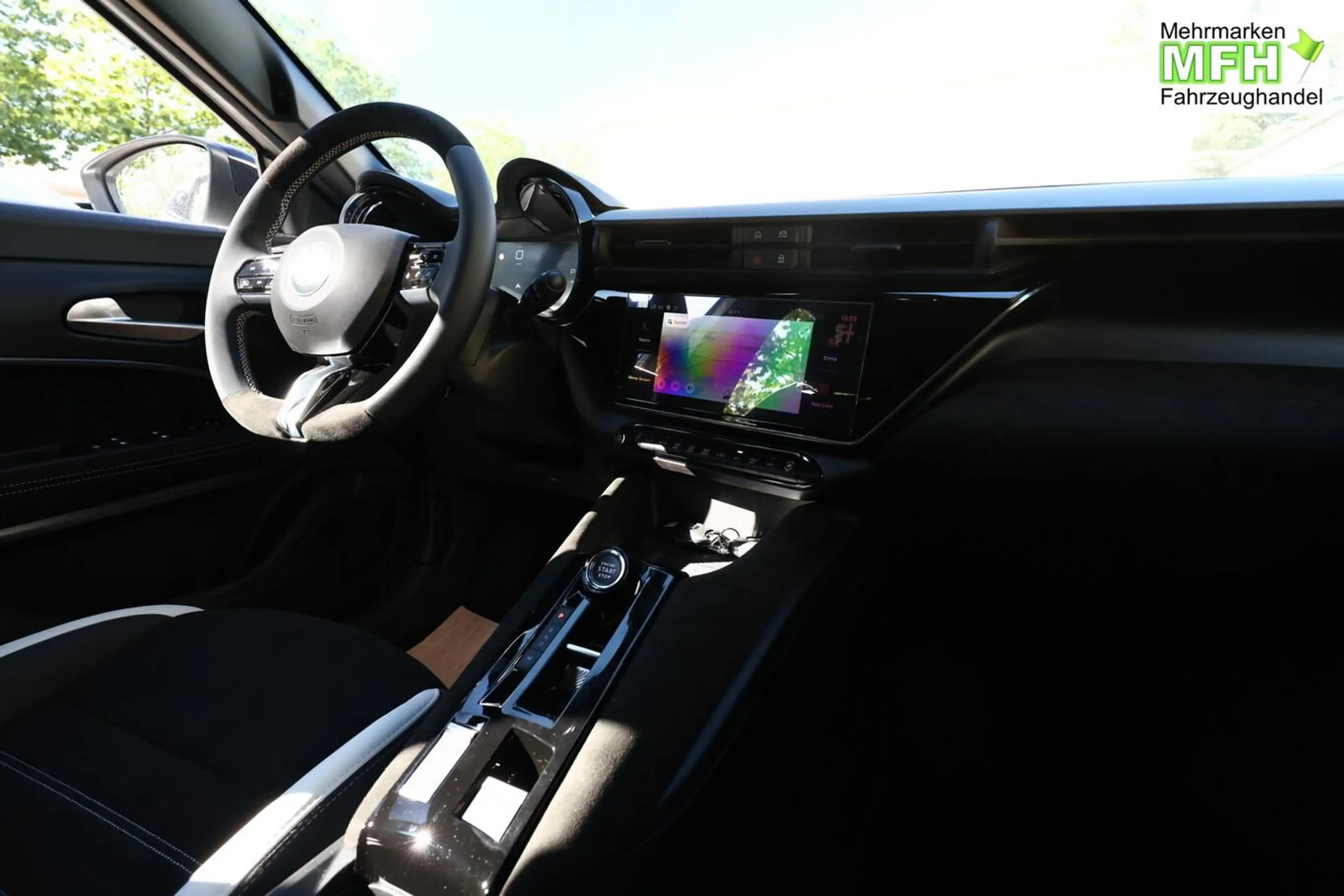 Alfa Romeo Junior SPORT SPECIALE Ibrida Q4 TechP 18"LM Navi 100 k... — photo 8