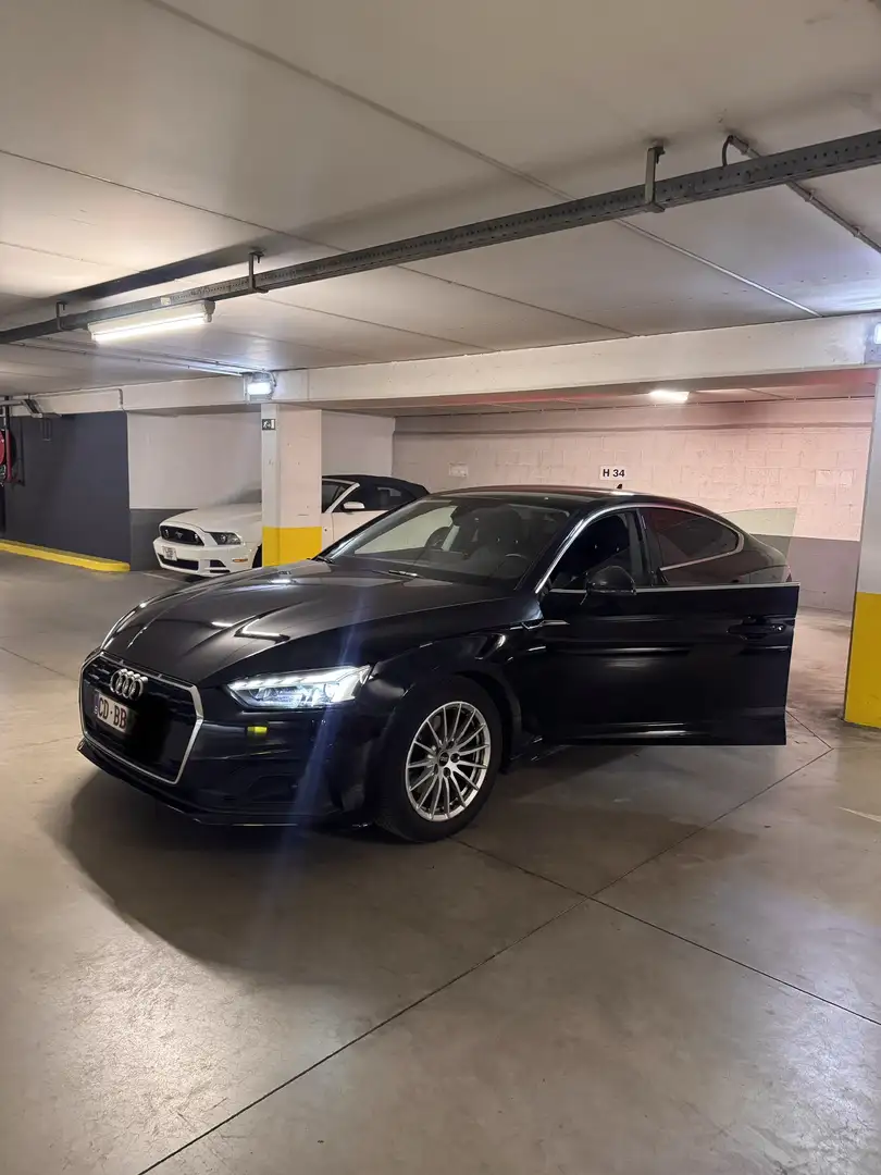 Audi A5 A5 Sportback 35 TFSI Business Edition Attraction Zwart - 1