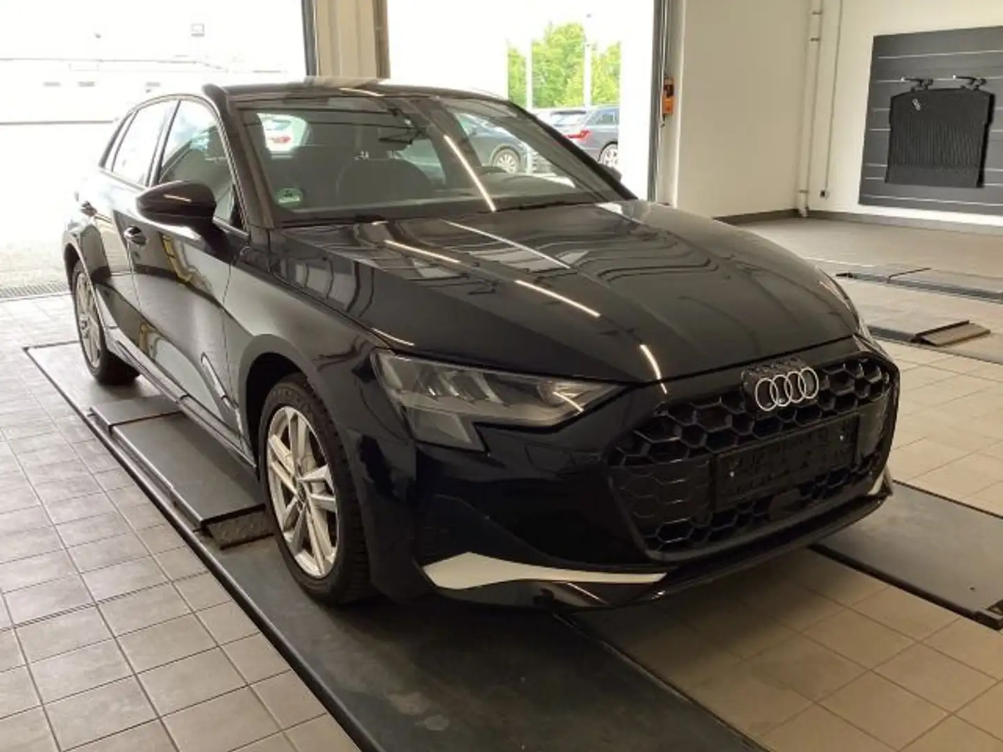 Audi A3 Sportback 35 TFSI advanced S tronic NAVI/LED Schwarz - 2