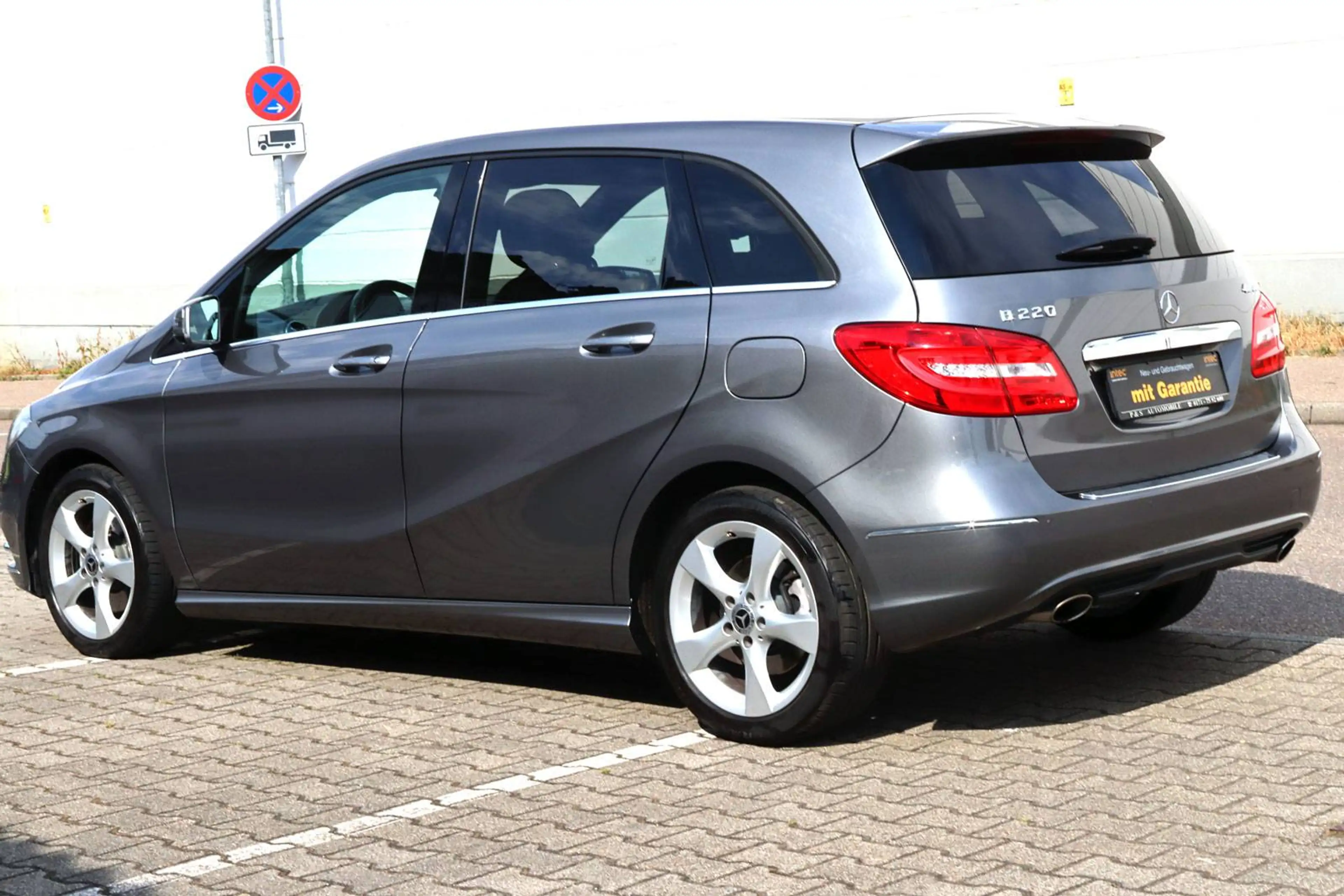 Mercedes-Benz B 220 B 220 4Matic SPORT-PAKET *RENTNERWAGEN / Orig.35750Km!! — photo 4