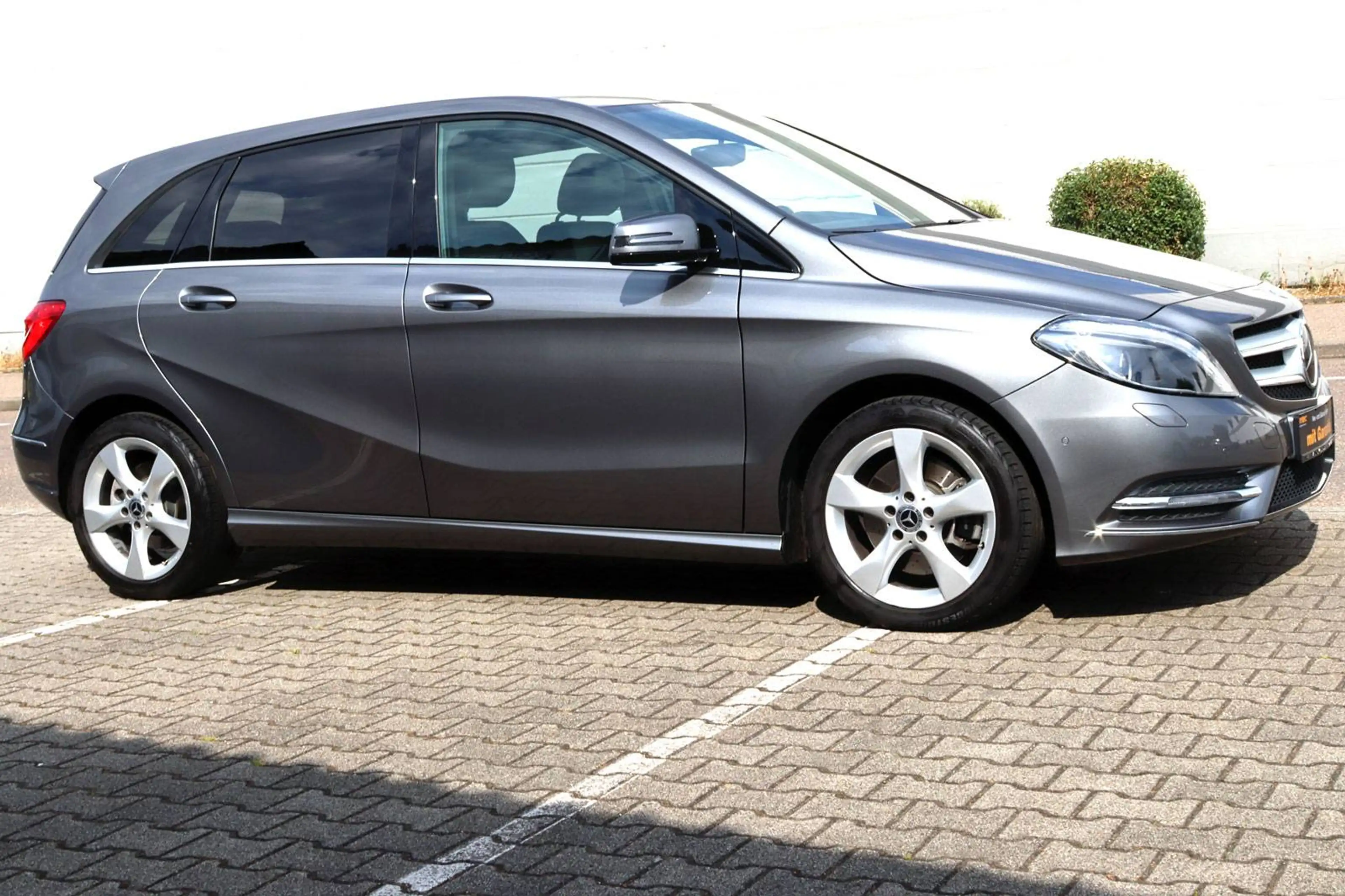 Mercedes-Benz B 220 B 220 4Matic SPORT-PAKET *RENTNERWAGEN / Orig.35750Km!! — photo 2