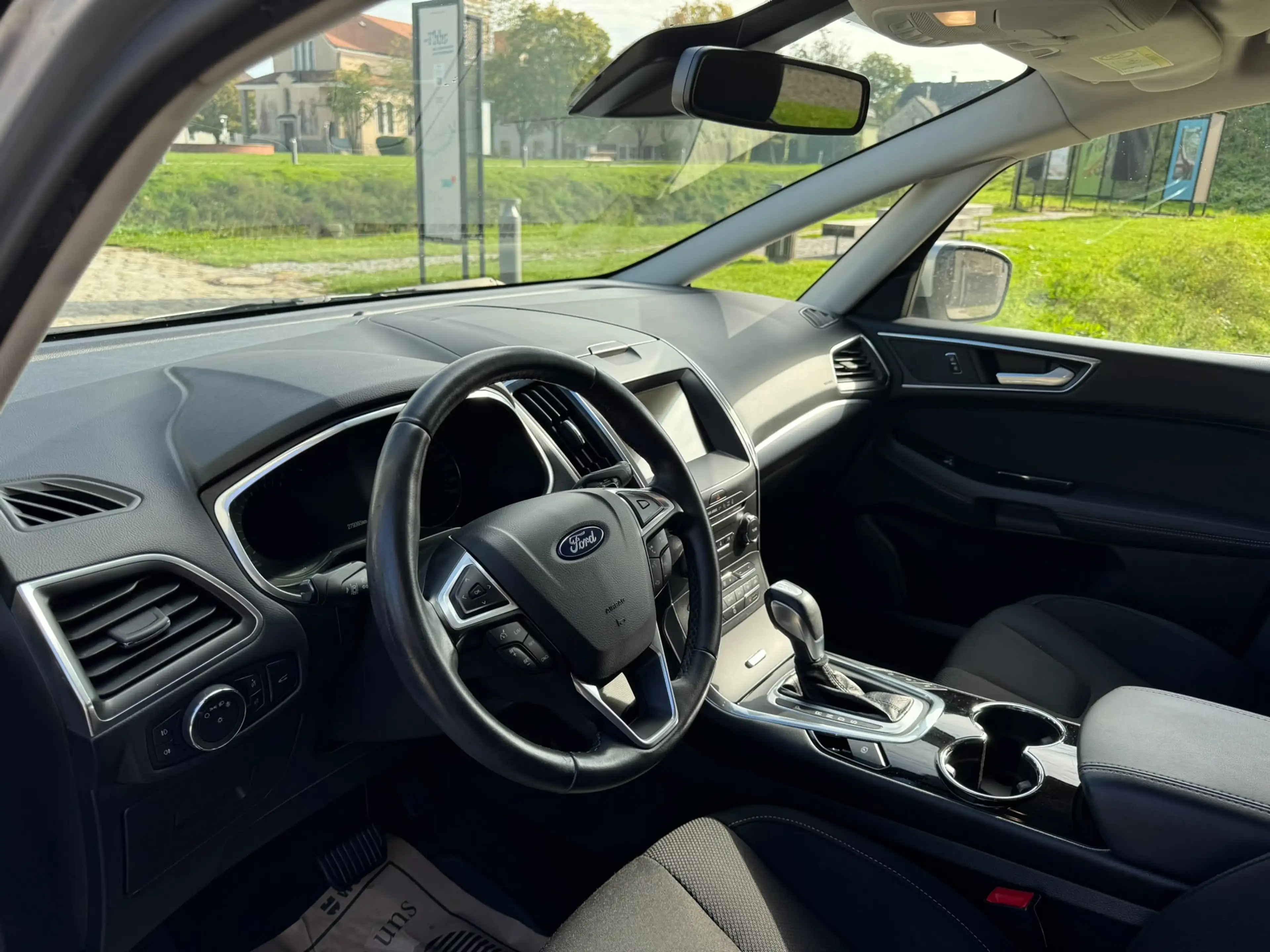 Ford S-Max Titanium — photo 11