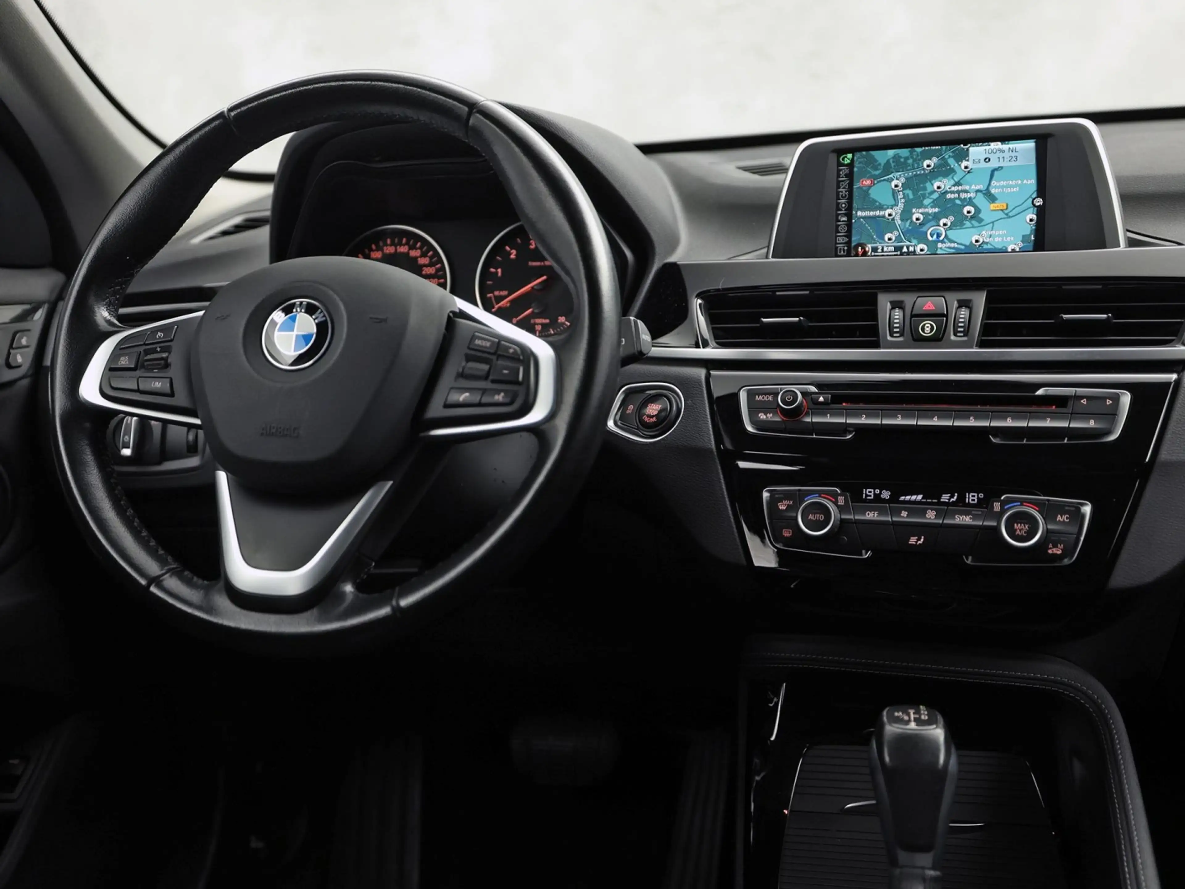 BMW X1 sDrive20i Executive 192Pk Automaat (NAVIGATIE, CLI — photo 7