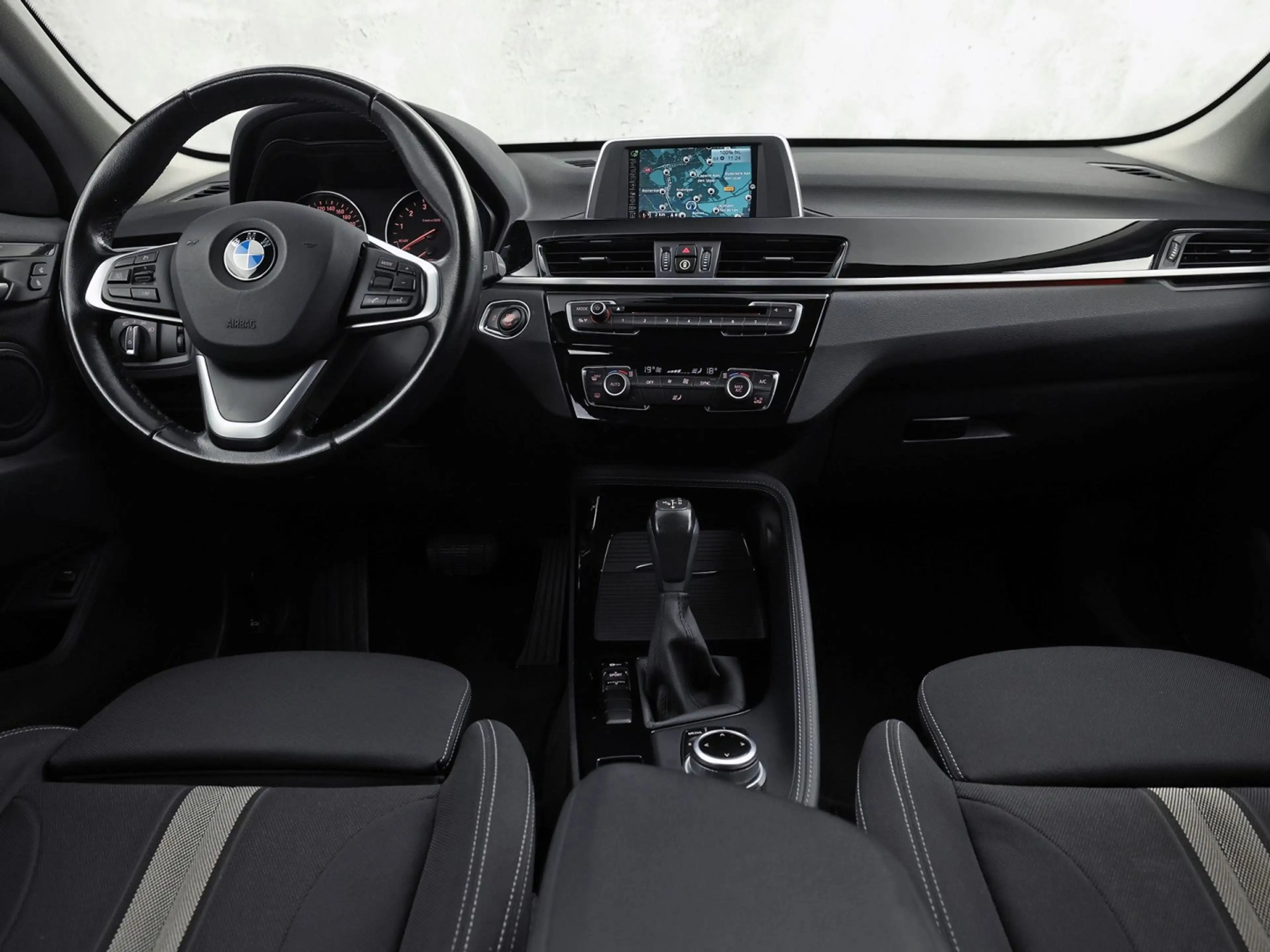 BMW X1 sDrive20i Executive 192Pk Automaat (NAVIGATIE, CLI — photo 6