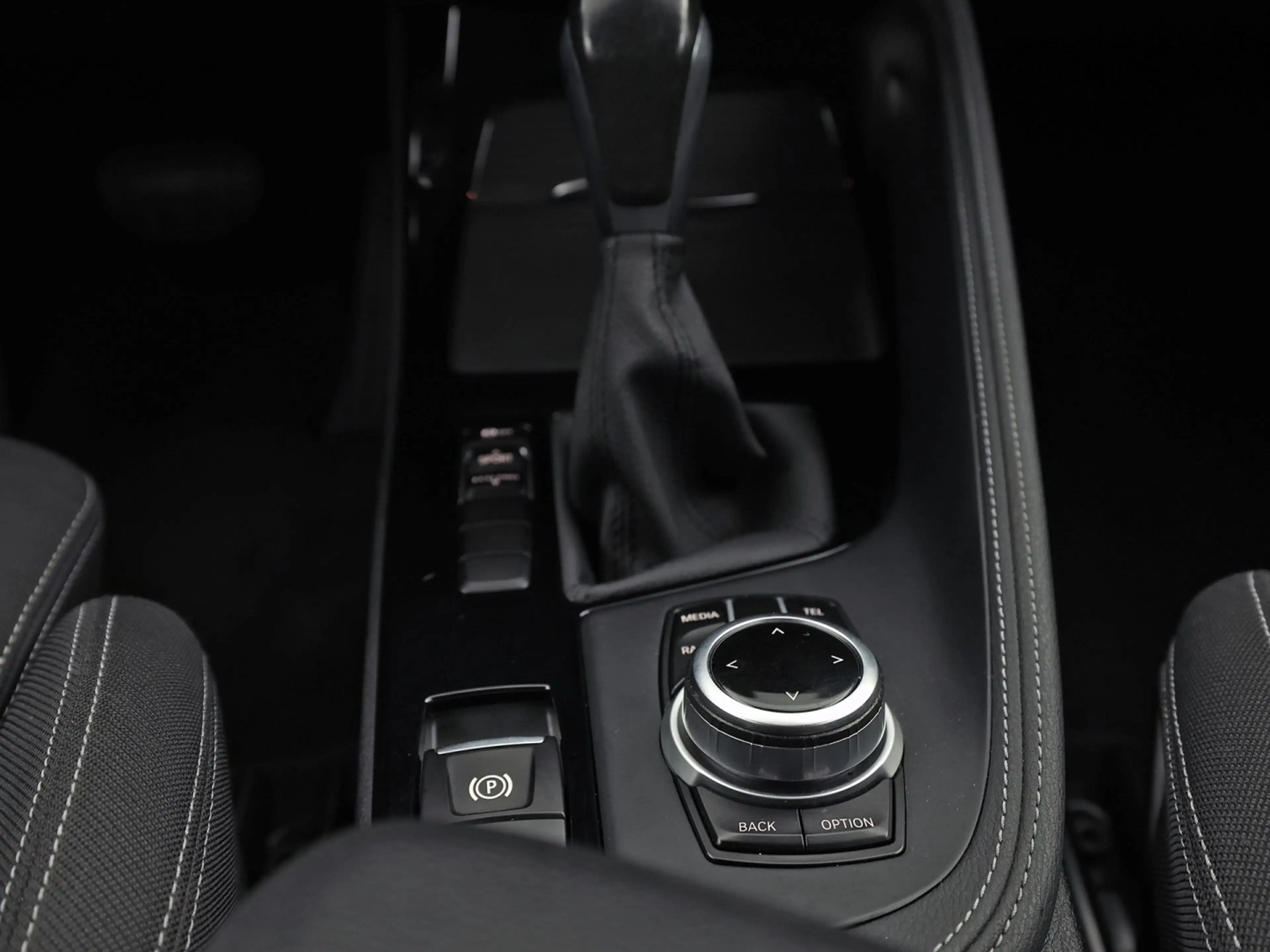 BMW X1 sDrive20i Executive 192Pk Automaat (NAVIGATIE, CLI — photo 34