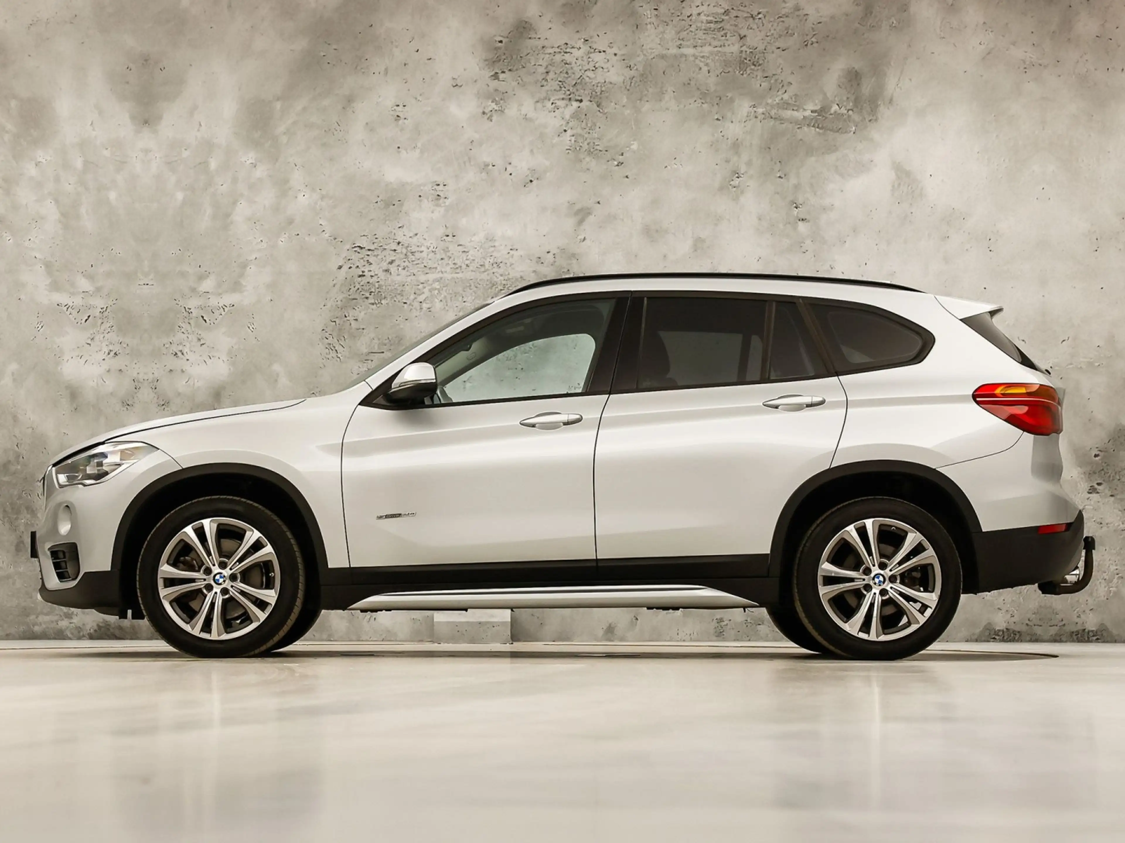 BMW X1 sDrive20i Executive 192Pk Automaat (NAVIGATIE, CLI — photo 2