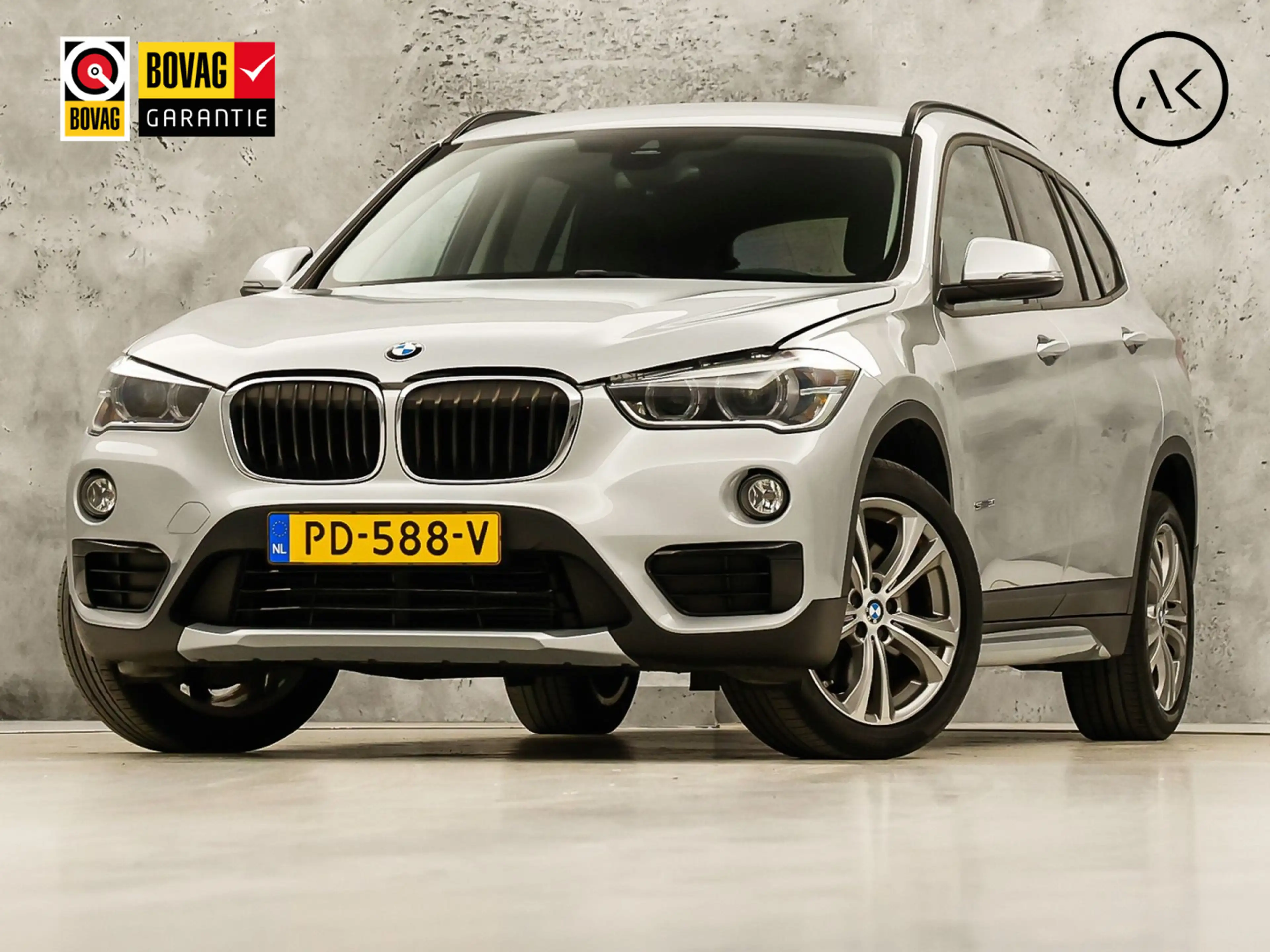 BMW X1 sDrive20i Executive 192Pk Automaat (NAVIGATIE, CLI
