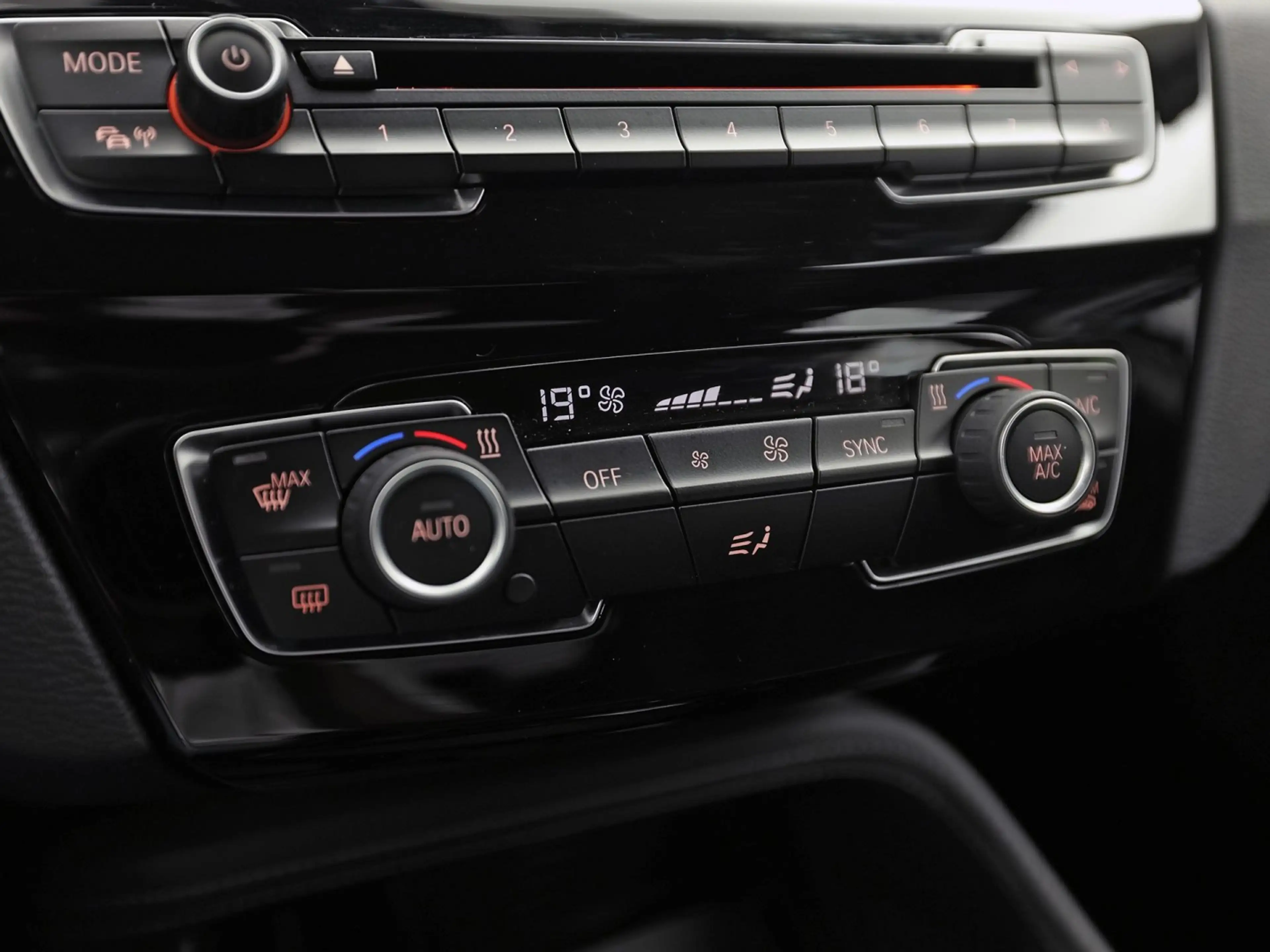 BMW X1 sDrive20i Executive 192Pk Automaat (NAVIGATIE, CLI — photo 9