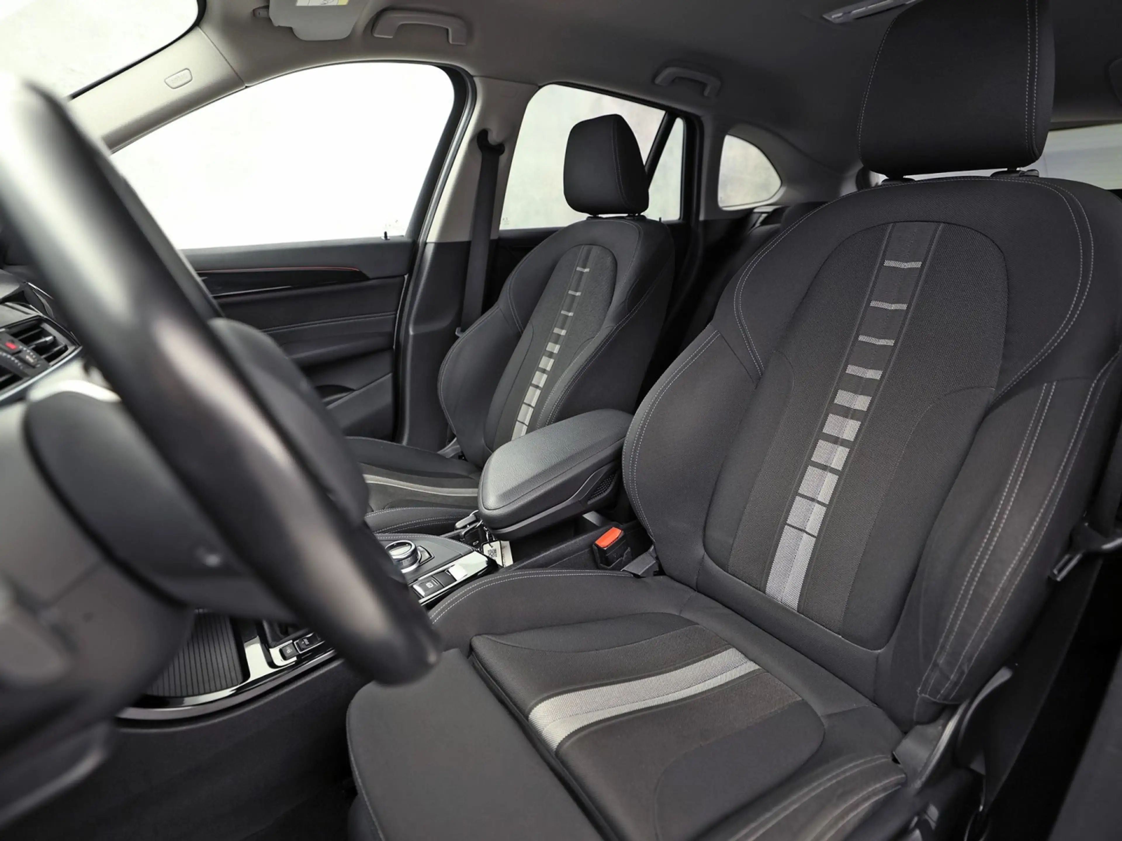 BMW X1 sDrive20i Executive 192Pk Automaat (NAVIGATIE, CLI — photo 13