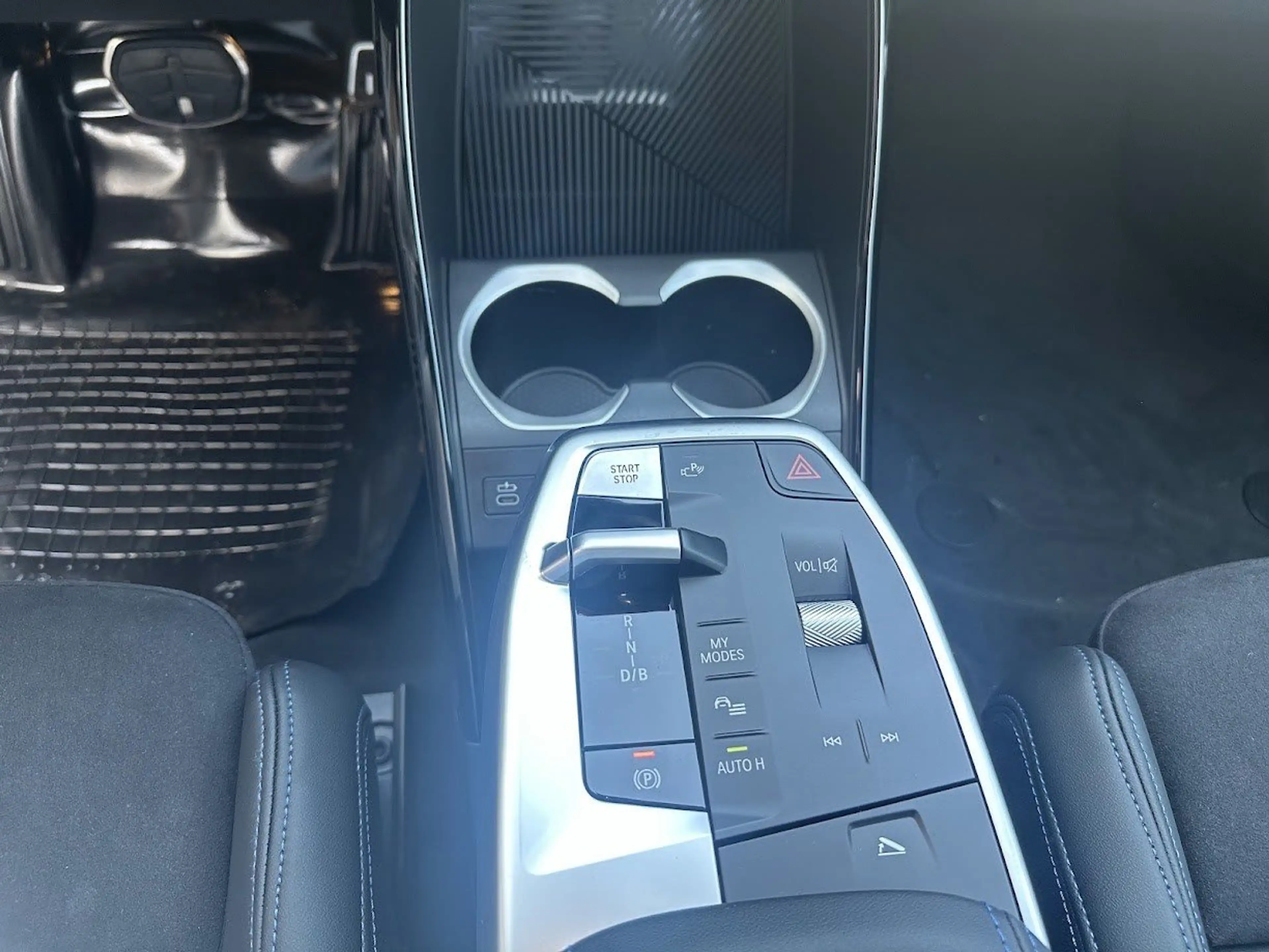BMW iX1 eDrive20 M Sport || DrivingAssist Kamera — photo 6