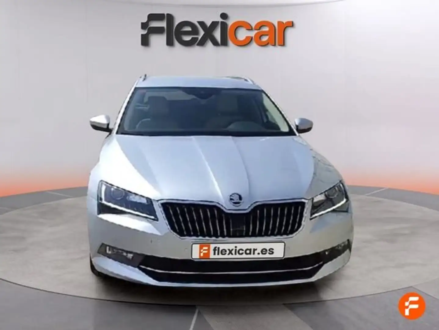 Skoda Superb Combi 2.0TDI AdBLue L&K DSG7 4x4 140kW Gris - 2