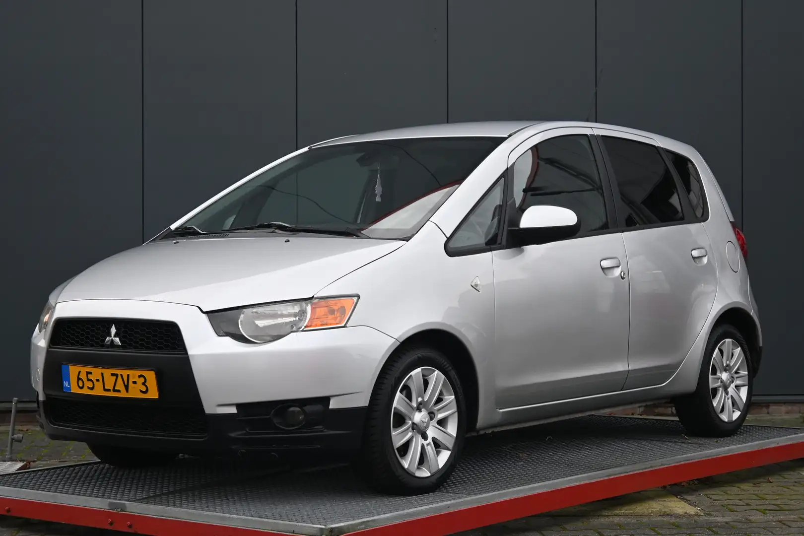 Mitsubishi Colt 1.3 Edition Two Gris - 1