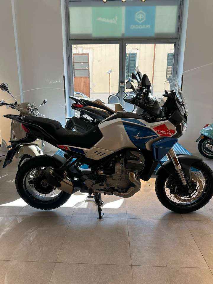 Moto Guzzi Stelvio