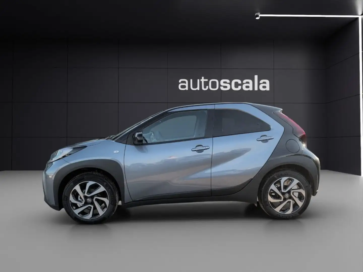 Toyota Aygo X 1.0 VVT-i 72 CV 5 porte Trend Air S-CVT Grigio - 2