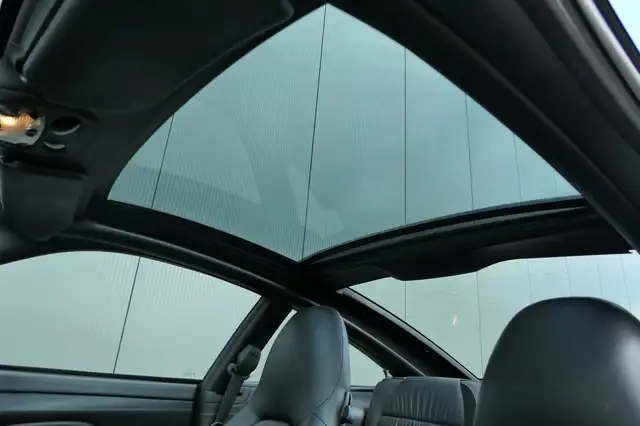 Porsche 911 view 10