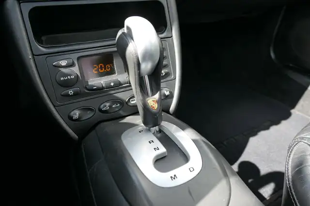 Porsche 911 view 13