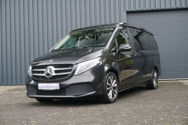 Mercedes-Benz V-Class view 3