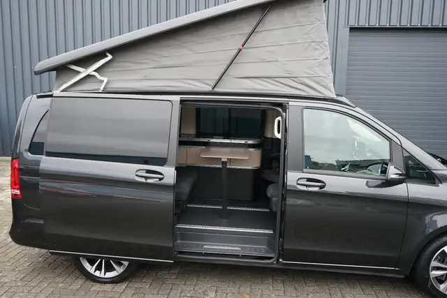 Mercedes-Benz V-Class view 14