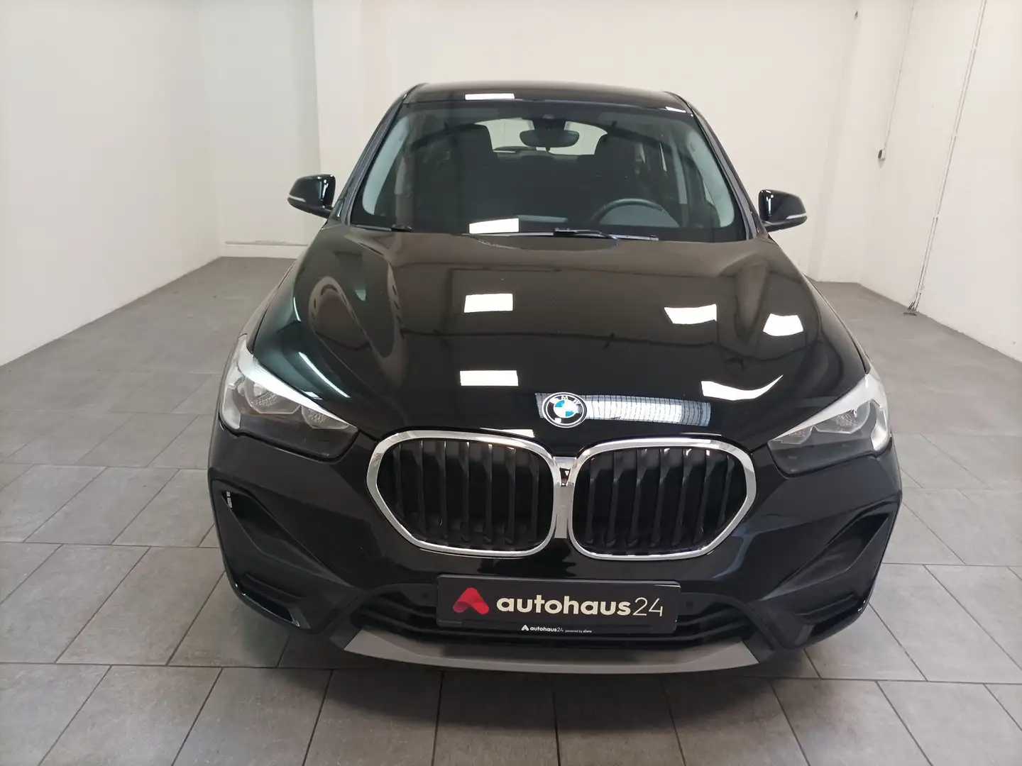 BMW X1 sDrive18i Advantage Bluetooth|PDC|Tempomat Schwarz - 2
