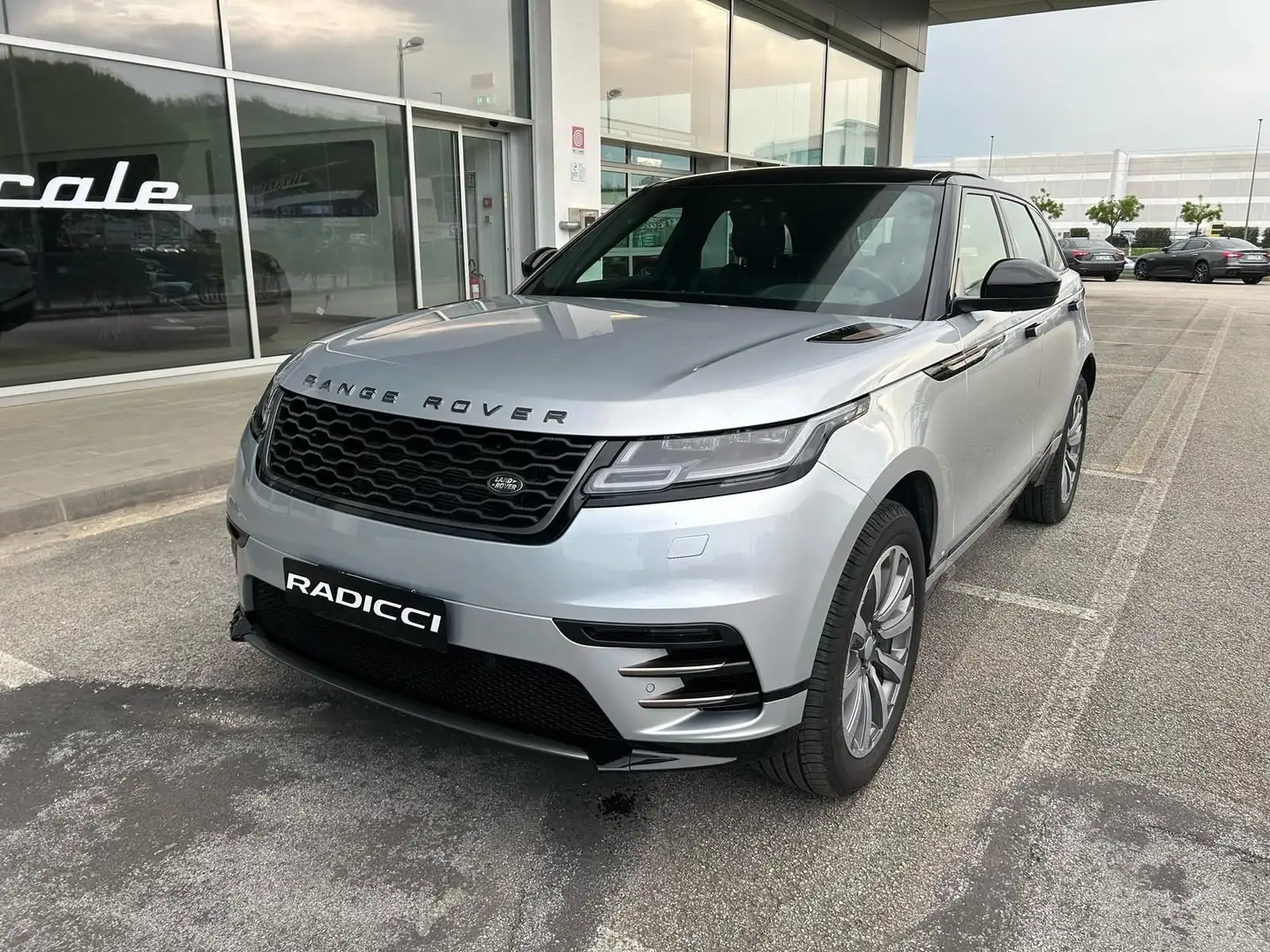 Land Rover Range Rover Velar 2.0 I4 240 CV R-Dynamic S - 1