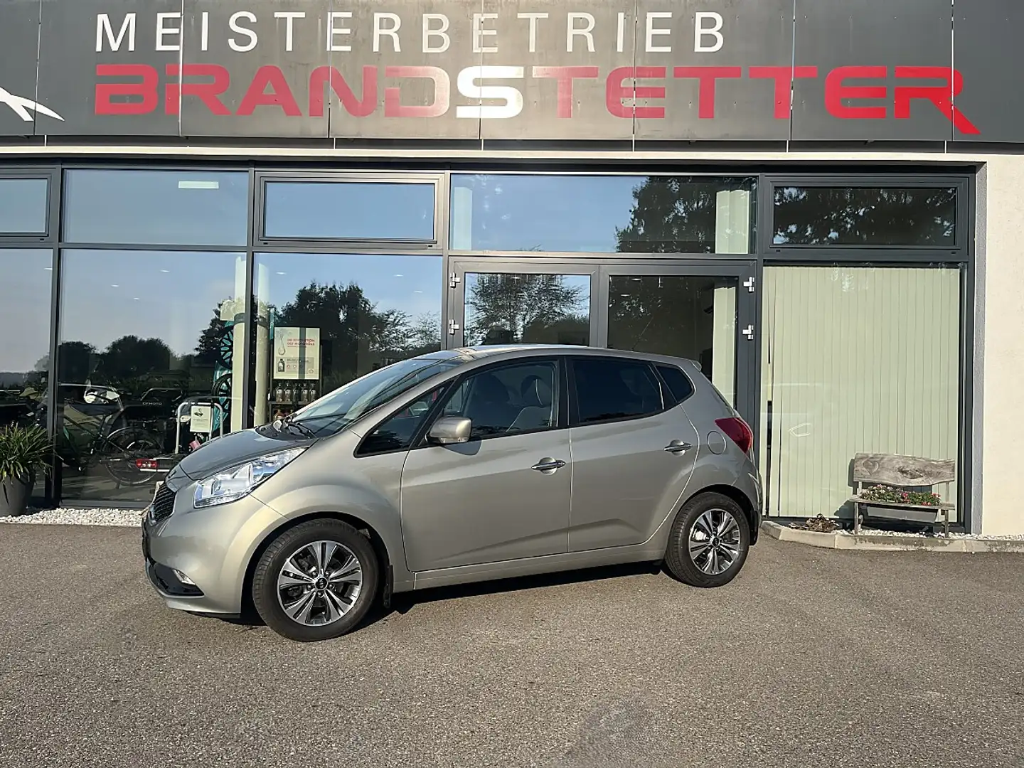 Kia Venga 1,6 MPI Gold Gold - 1