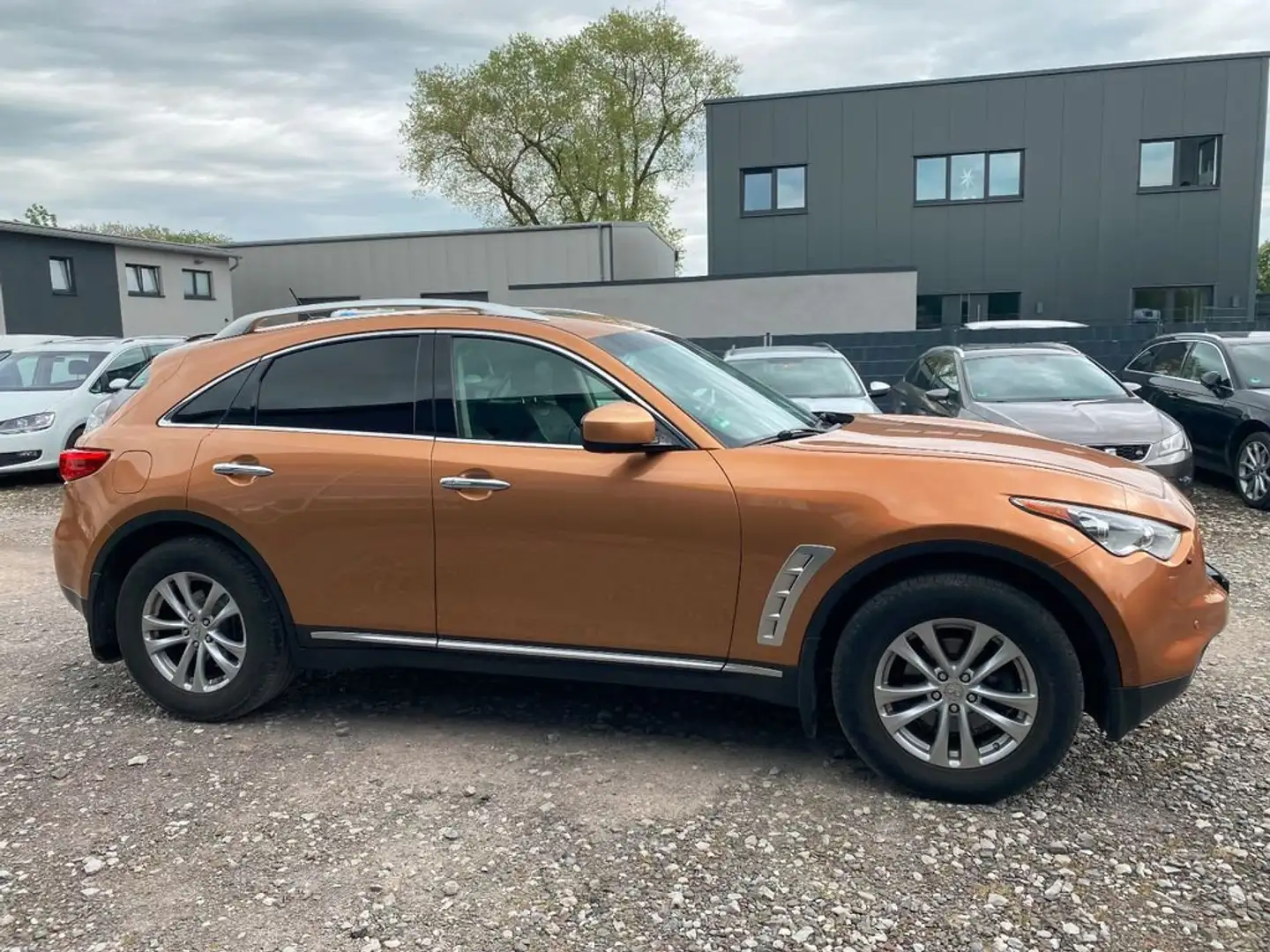 Infiniti FX FX35 / QX70 brončana - 2