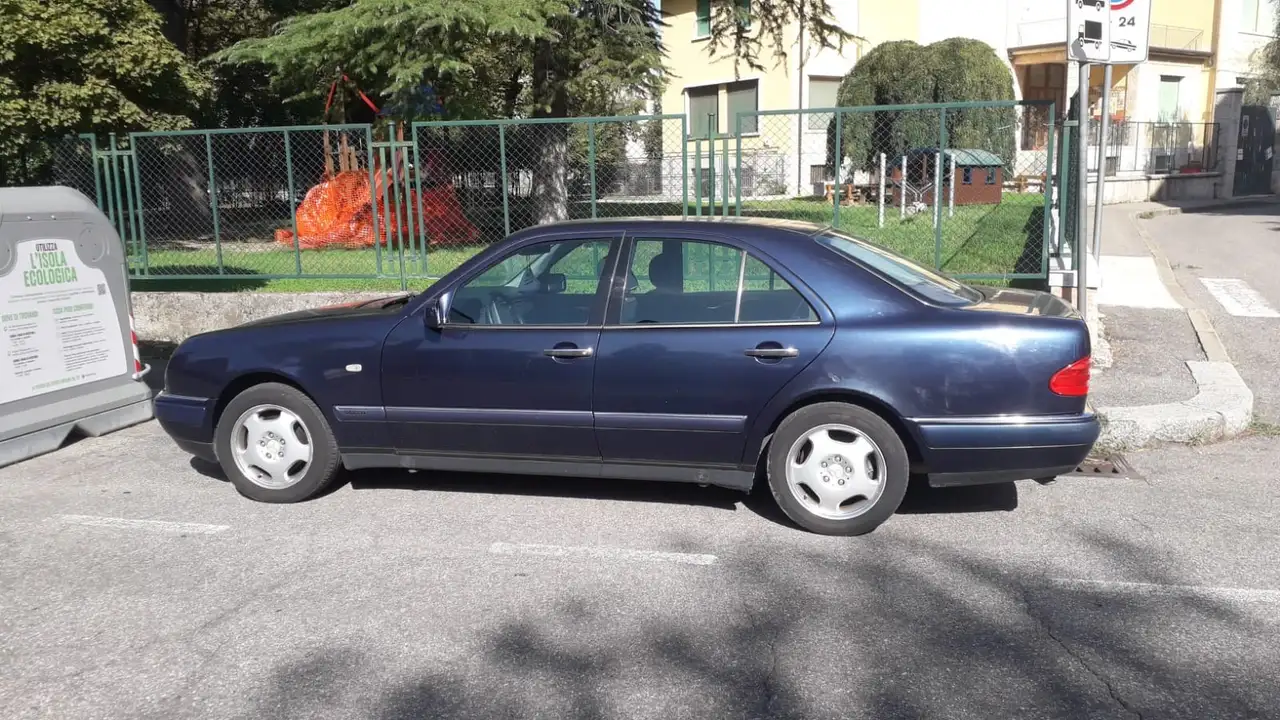 Mercedes-Benz E 200 k Classic, foto 6