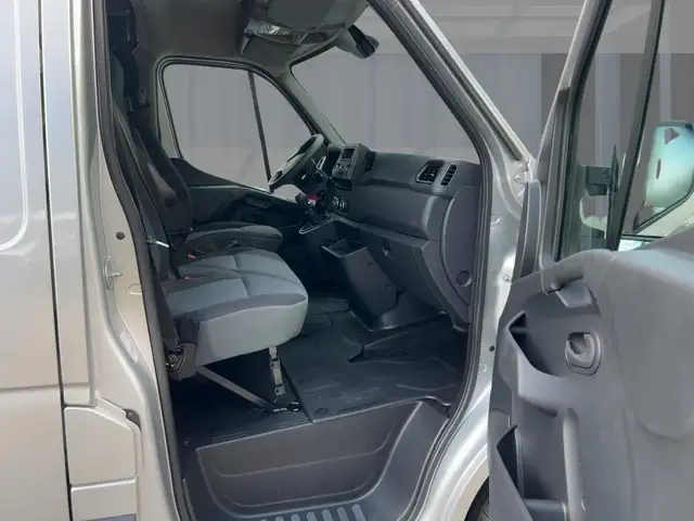 Renault Master view 8