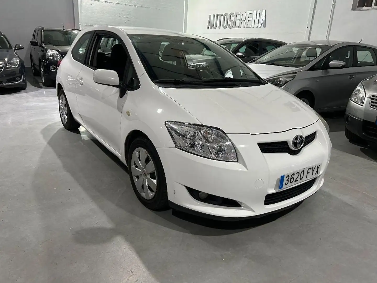 Toyota Auris 1.4D-4D Blanc - 1