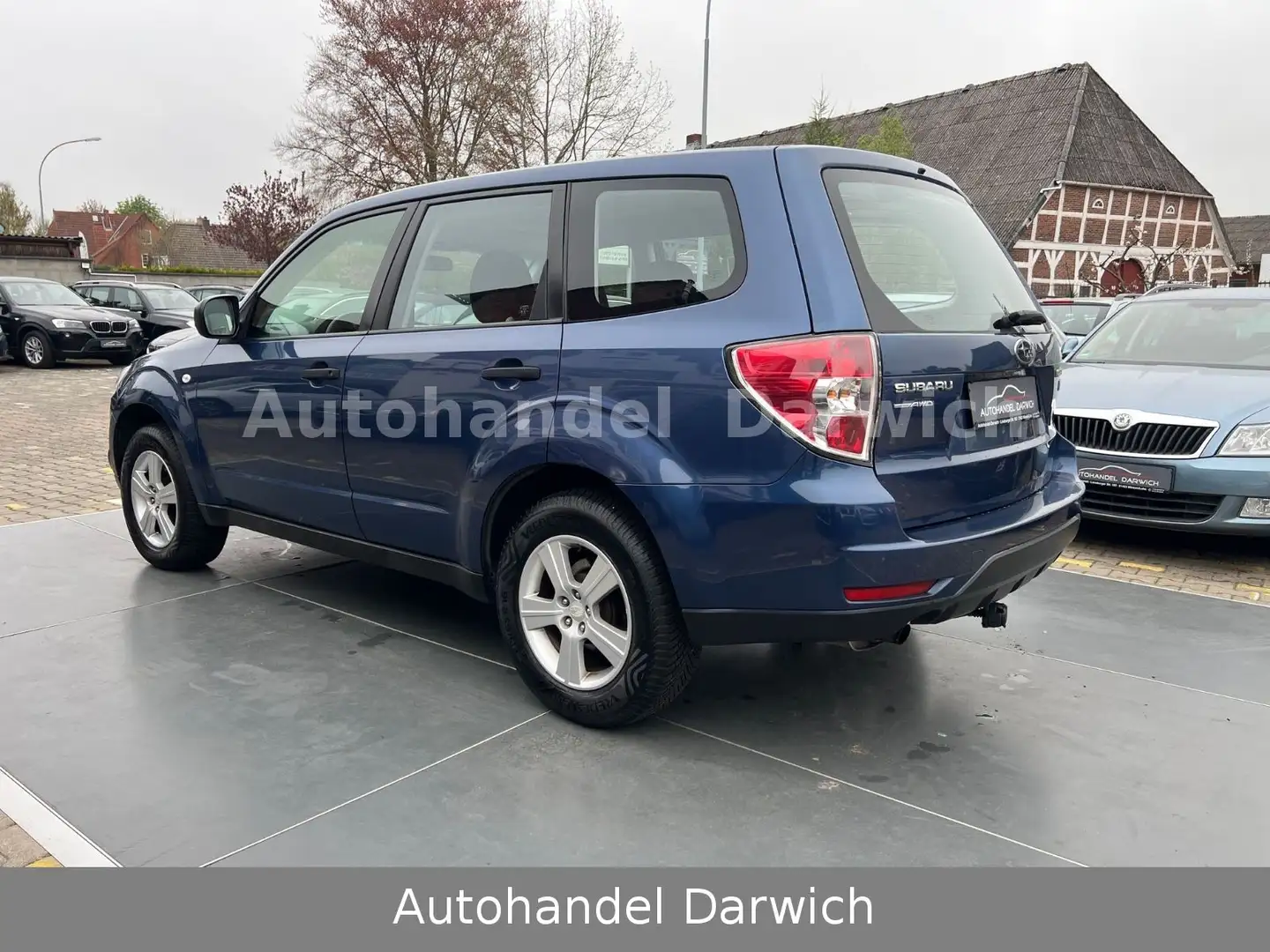 Subaru Forester Active 2.0d Klima/Alu/Ahk AWD Top Blau - 2
