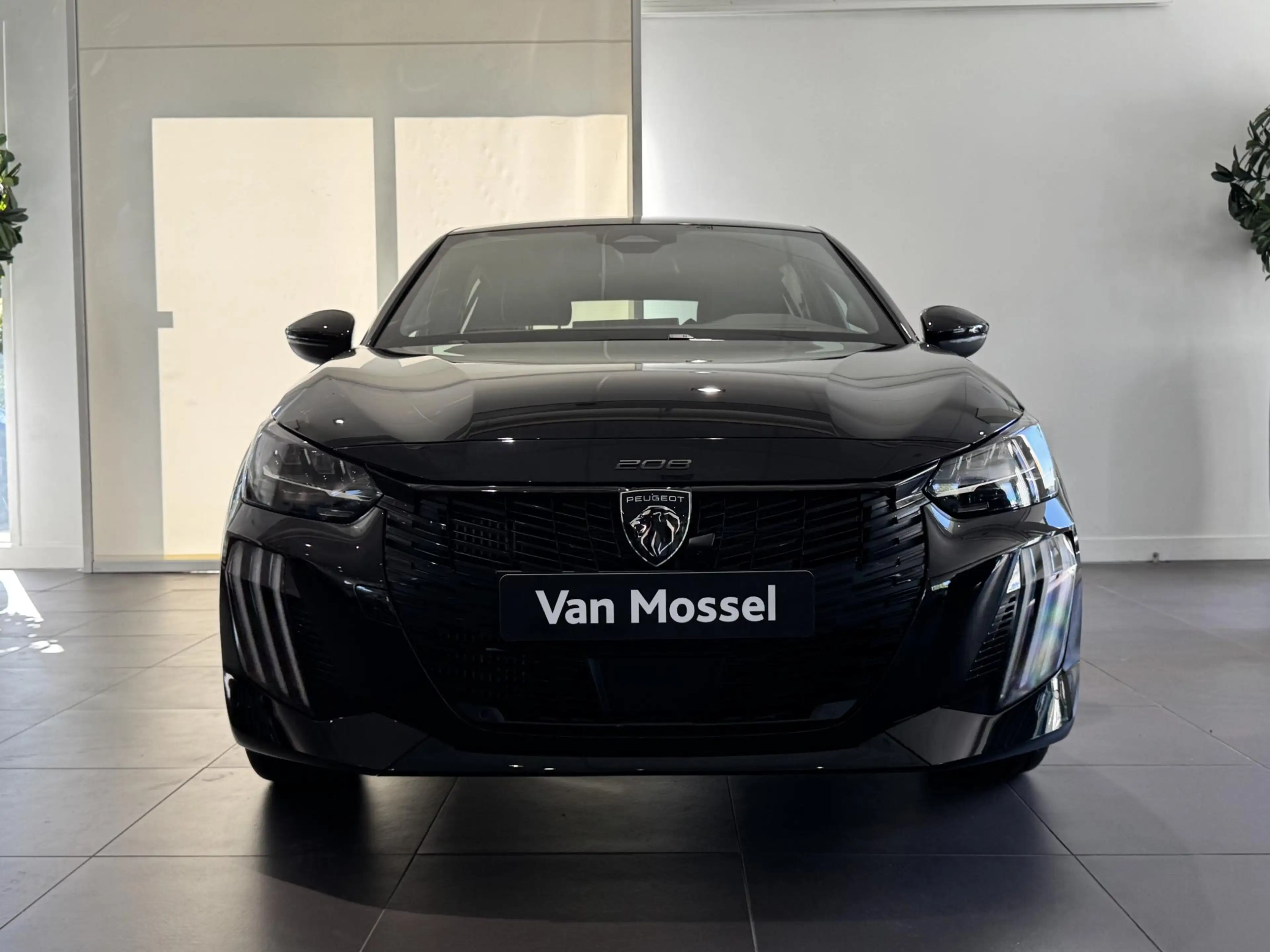 Peugeot 208 1.2 Hybrid 110 e-DCS6 GT — photo 2