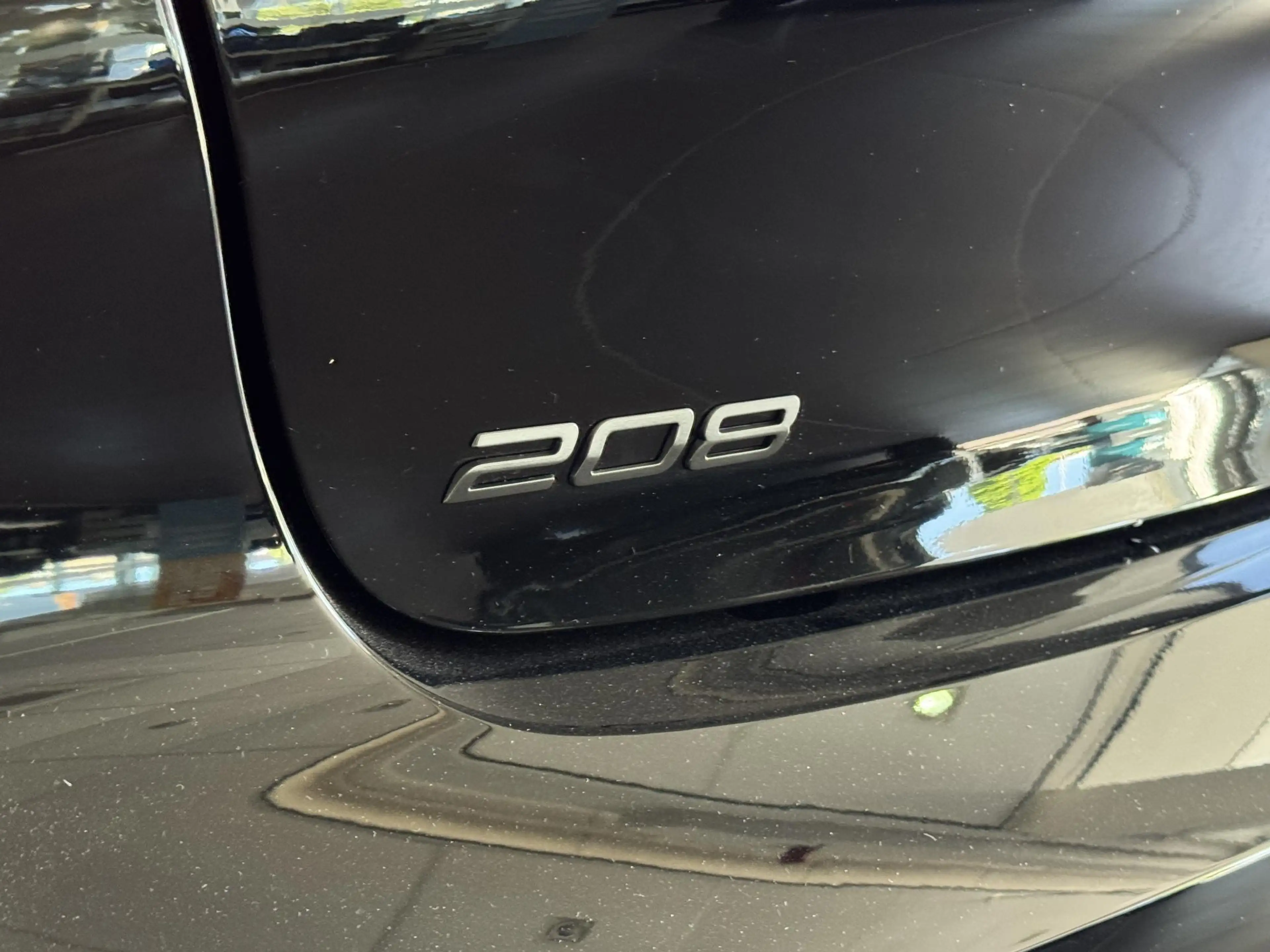 Peugeot 208 1.2 Hybrid 110 e-DCS6 GT — photo 12